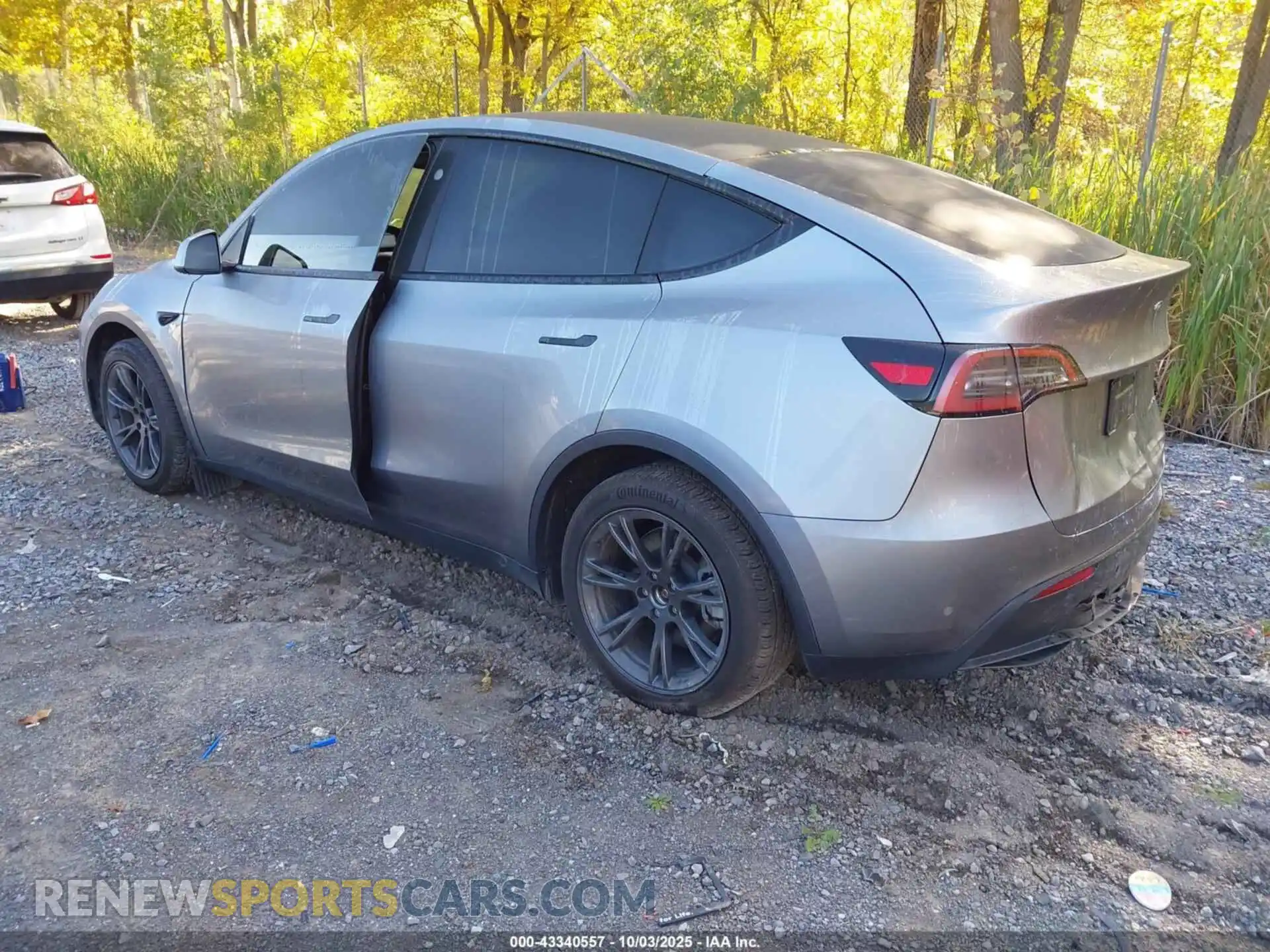 3 Photograph of a damaged car 7SAYGAEE1SF221655 TESLA MODEL Y 2025