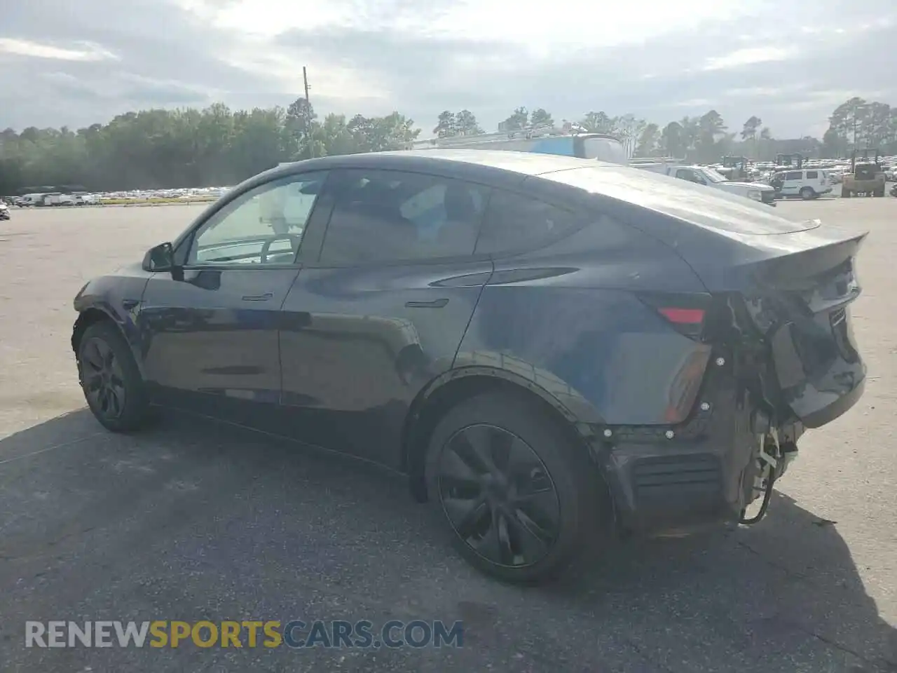 2 fotografías del automóvil dañado 7SAYGAEE8SF304175 TESLA MODEL Y 2025