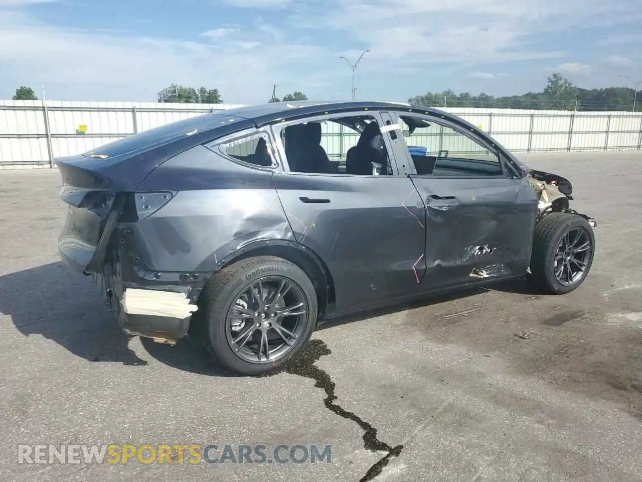 3 fotografías del automóvil dañado 7SAYGAEE8SF304175 TESLA MODEL Y 2025