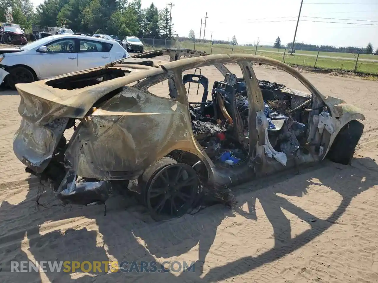 3 fotografías del automóvil dañado 7SAYGAEEXSF262561 TESLA MODEL Y 2025