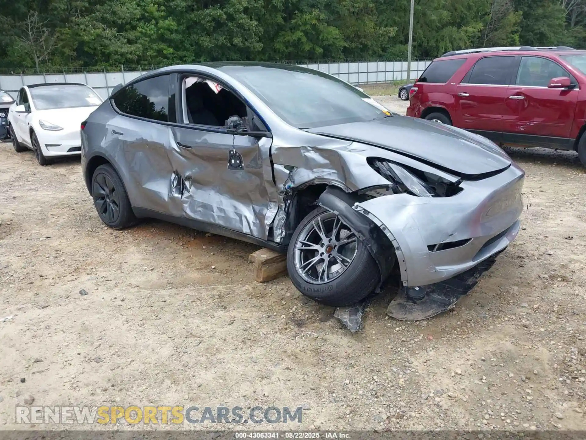 1 Photograph of a damaged car 7SAYGDED0SA345552 TESLA MODEL Y 2025