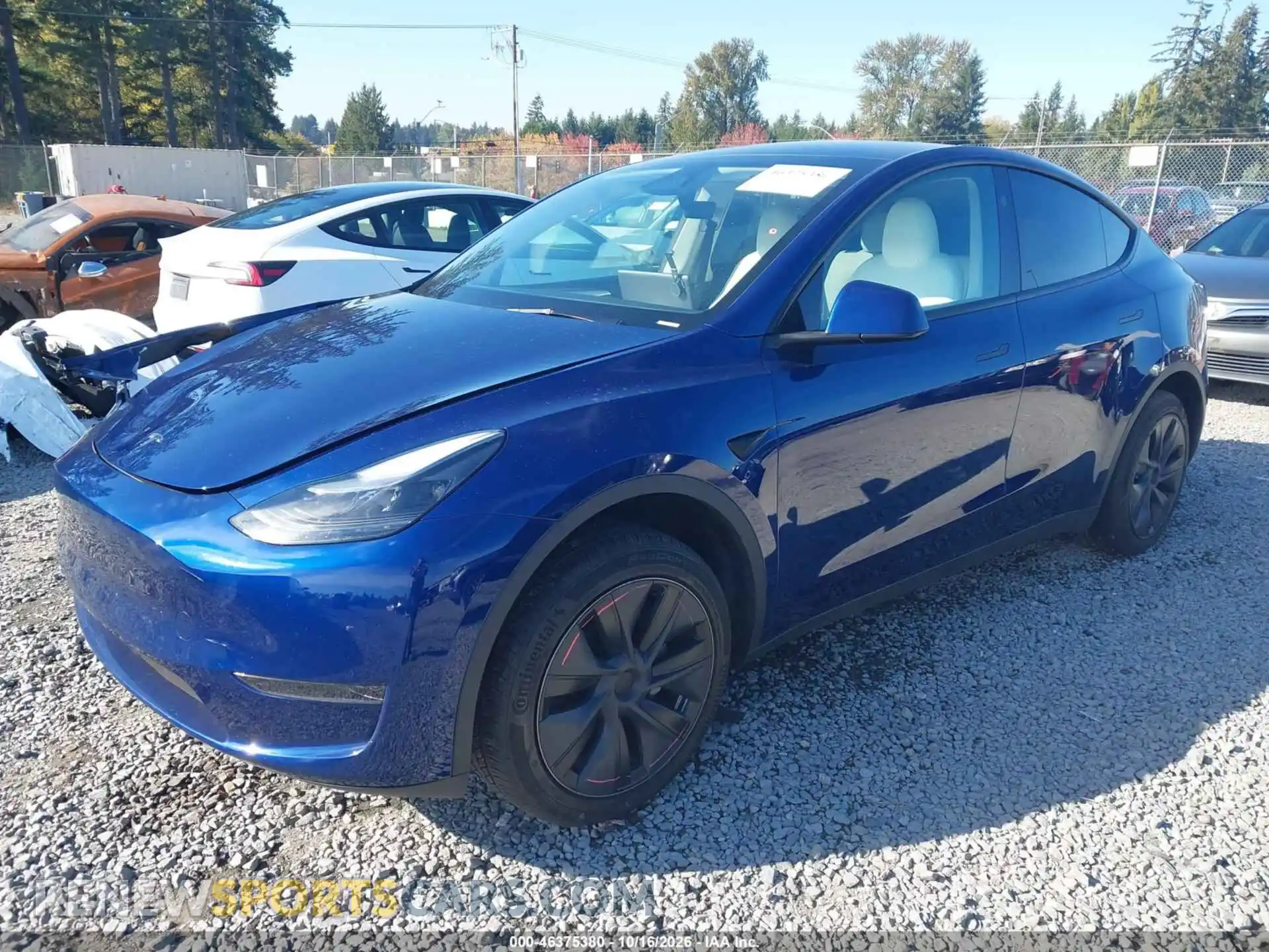 2 fotografías del automóvil dañado 7SAYGDED0SF234986 TESLA MODEL Y 2025