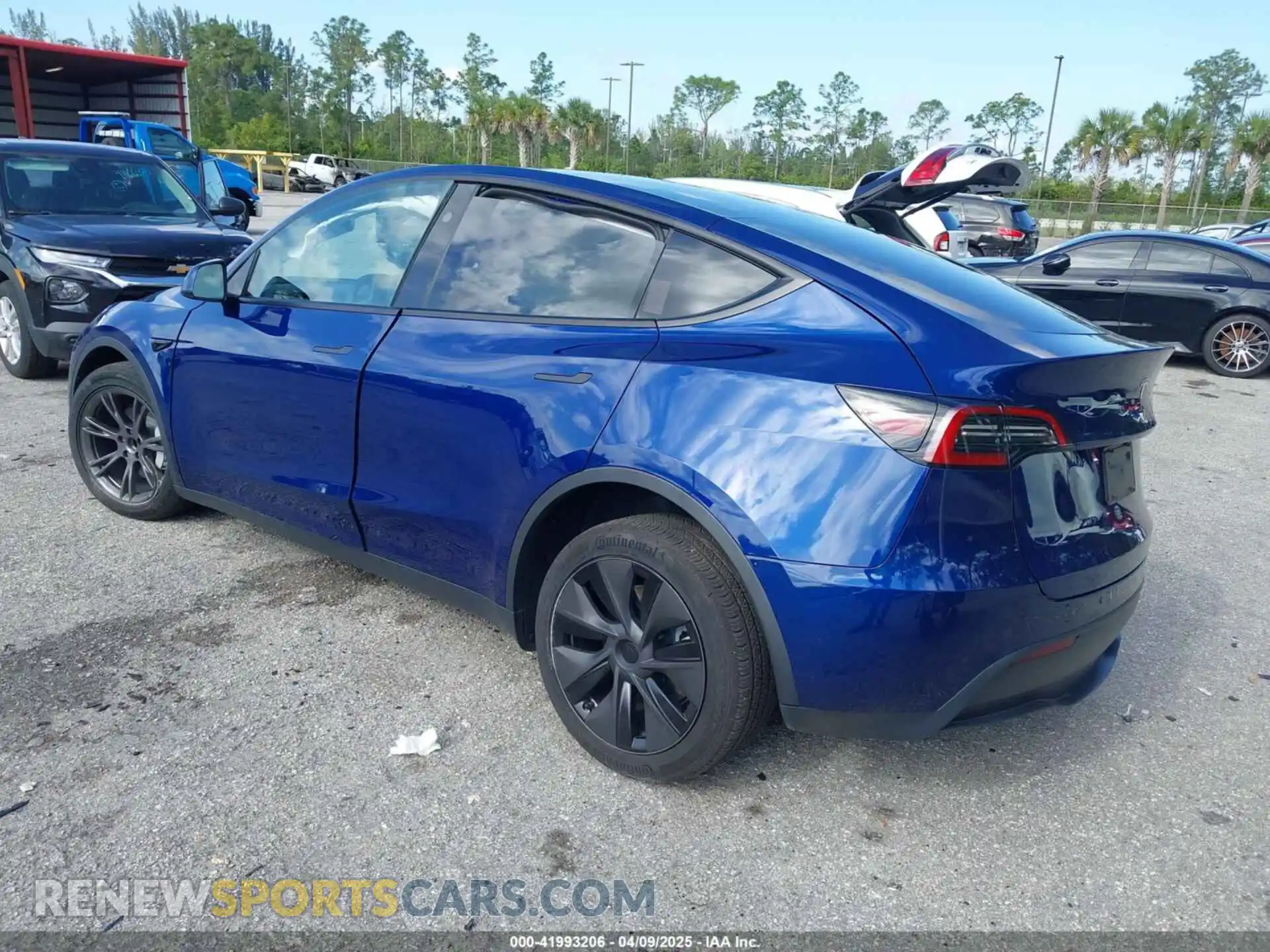 3 Photograph of a damaged car 7SAYGDED0SF256650 TESLA MODEL Y 2025