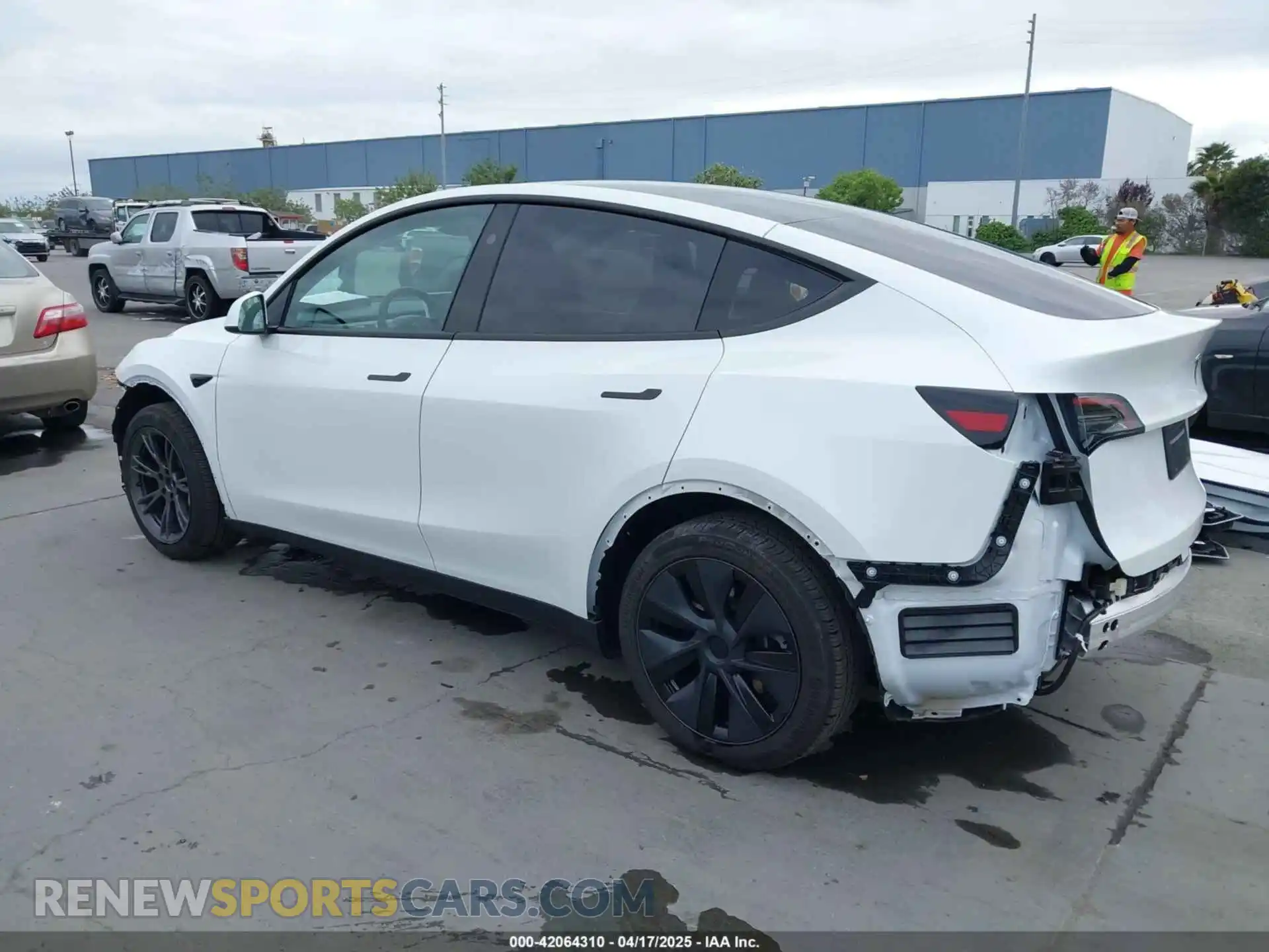 3 Photograph of a damaged car 7SAYGDED0SF281614 TESLA MODEL Y 2025