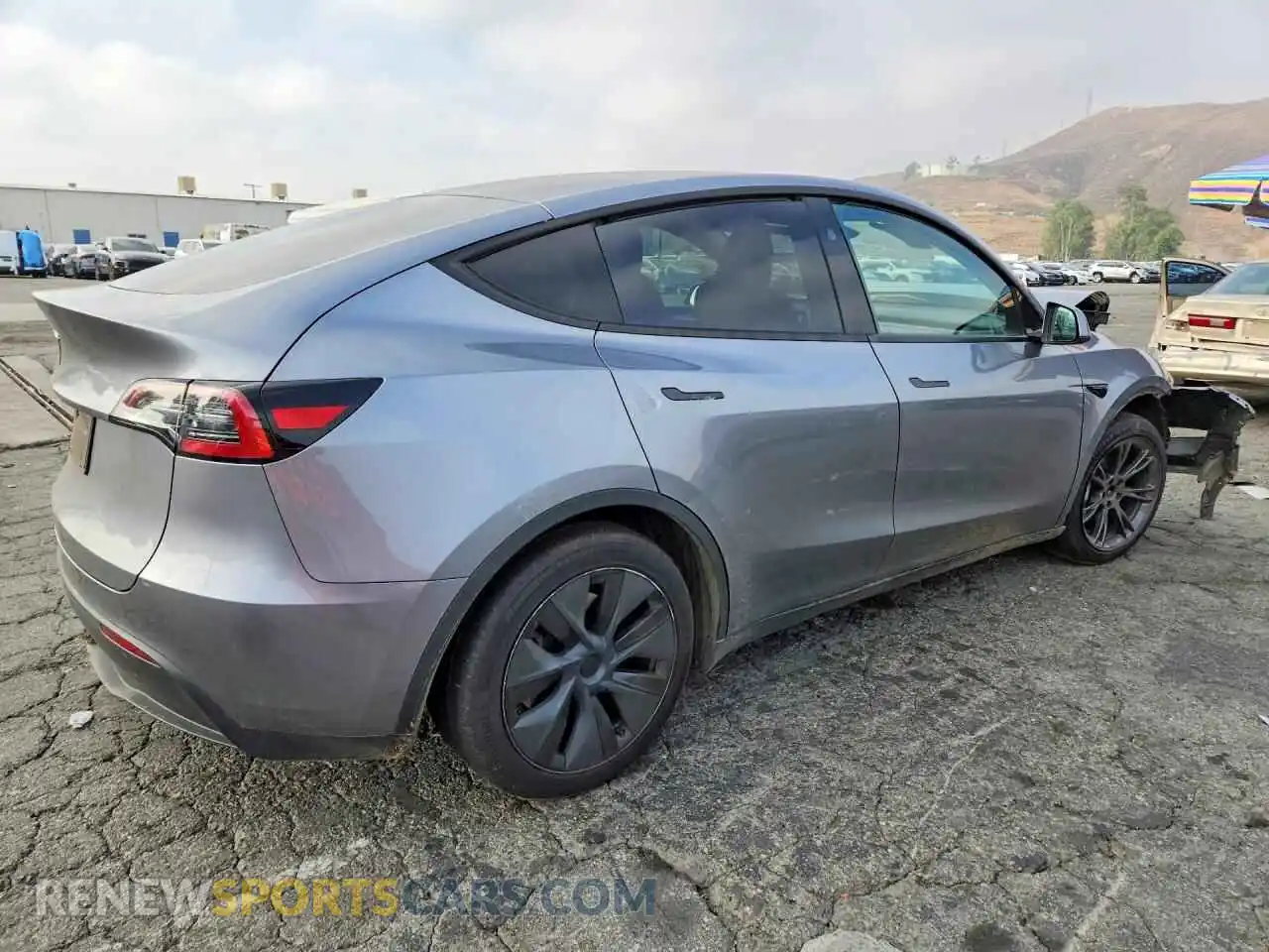 3 fotografías del automóvil dañado 7SAYGDED1SF271898 TESLA MODEL Y 2025