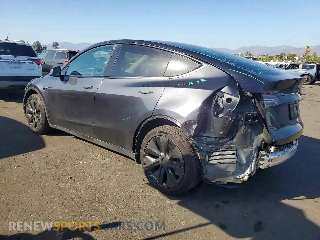 2 Photograph of a damaged car 7SAYGDED1SF304611 TESLA MODEL Y 2025