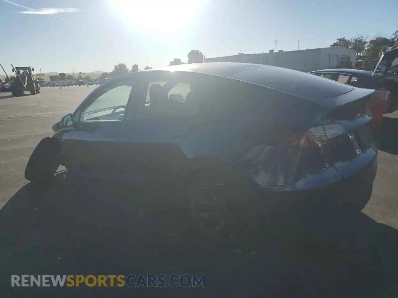 2 fotografías del automóvil dañado 7SAYGDED3SF230687 TESLA MODEL Y 2025