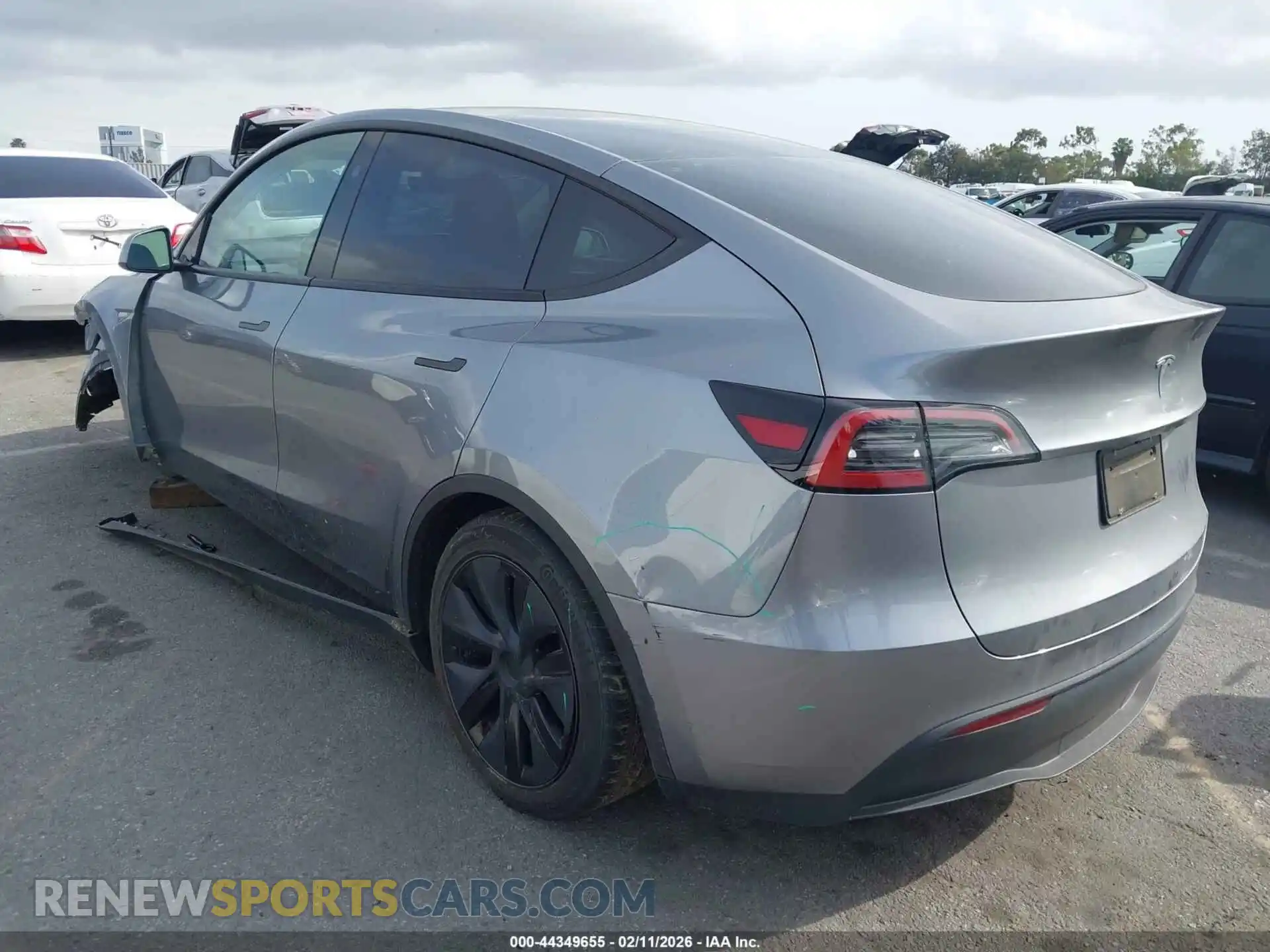 3 Photograph of a damaged car 7SAYGDED3SF282286 TESLA MODEL Y 2025