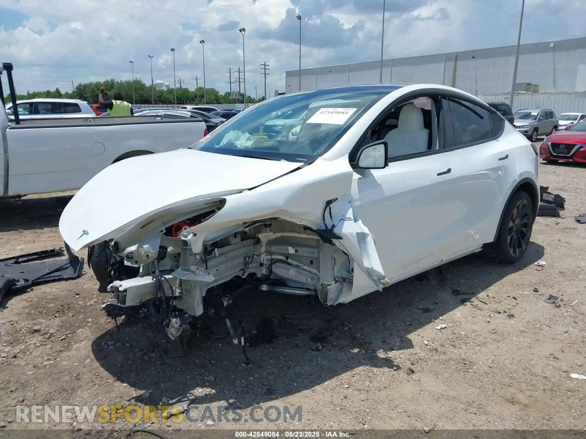 2 fotografías del automóvil dañado 7SAYGDED4SA350415 TESLA MODEL Y 2025