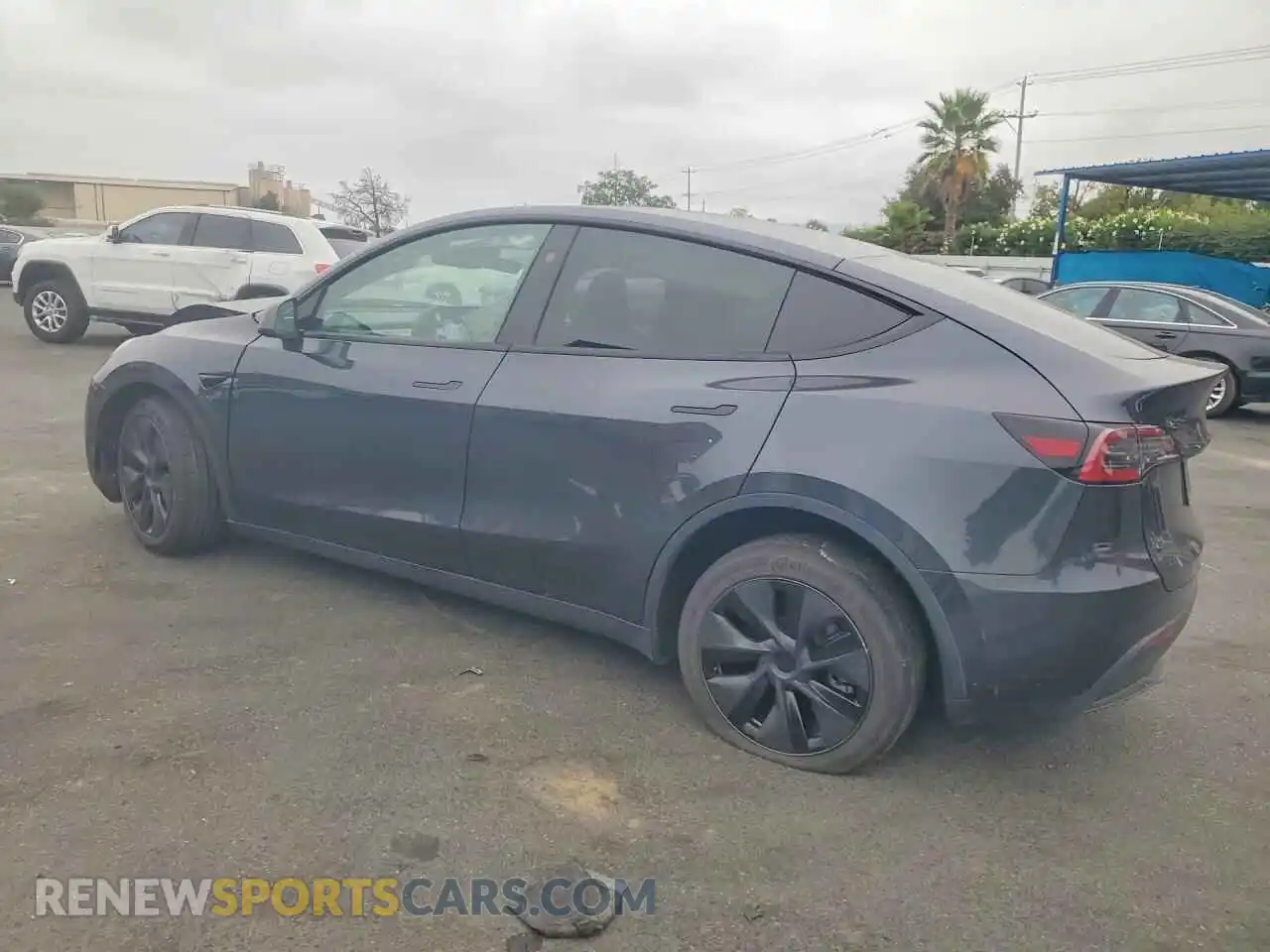 2 fotografías del automóvil dañado 7SAYGDED4SF275816 TESLA MODEL Y 2025