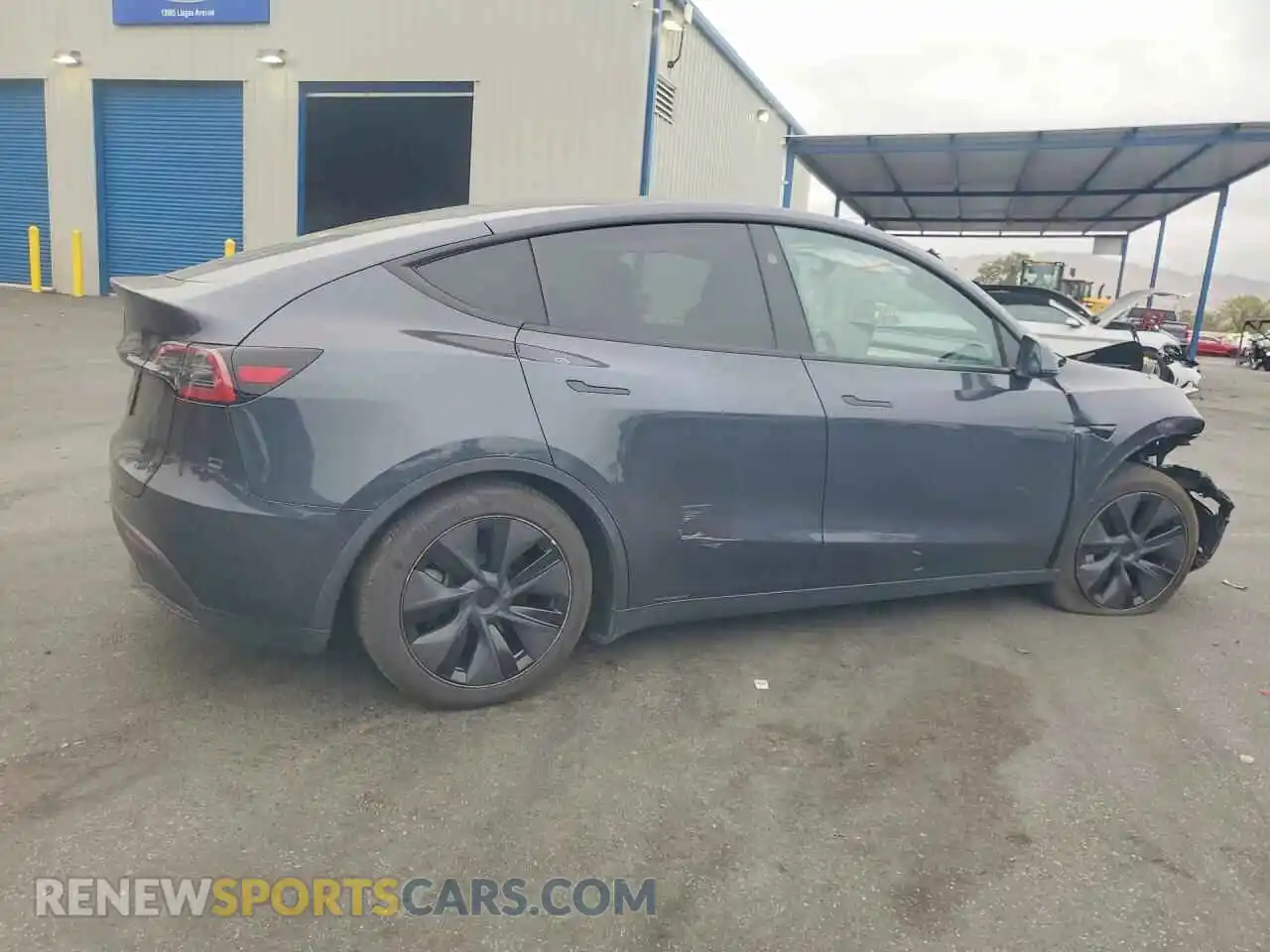 3 fotografías del automóvil dañado 7SAYGDED4SF275816 TESLA MODEL Y 2025