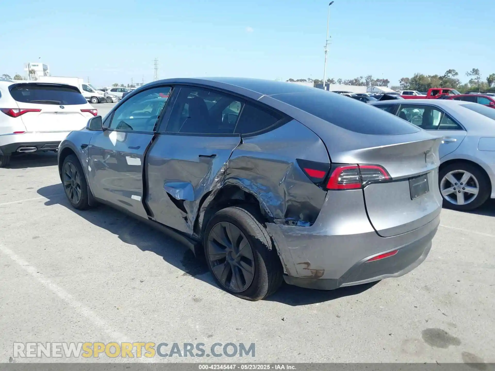 3 Photograph of a damaged car 7SAYGDED4SF319152 TESLA MODEL Y 2025