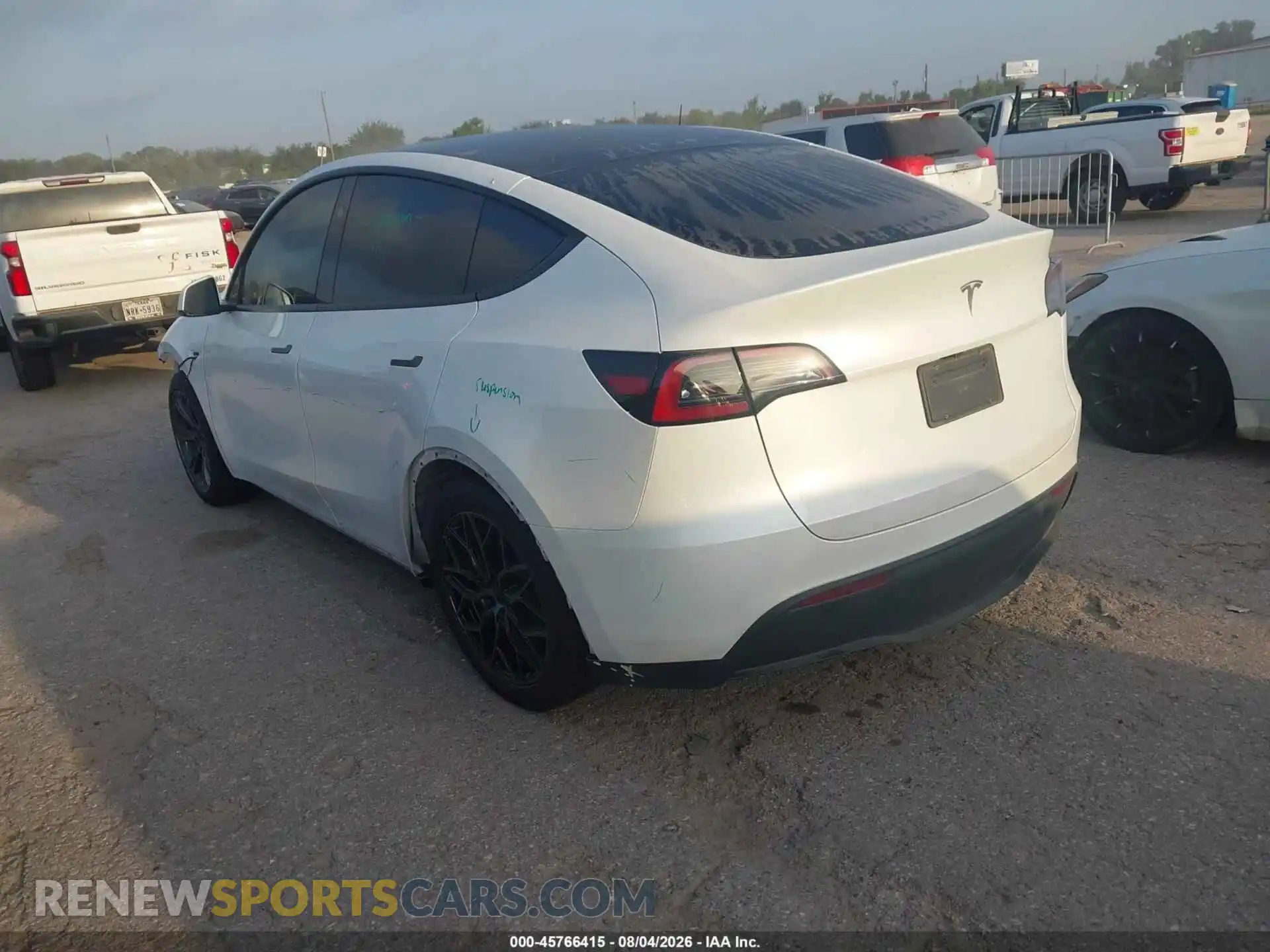 3 fotografías del automóvil dañado 7SAYGDED6SA356085 TESLA MODEL Y 2025