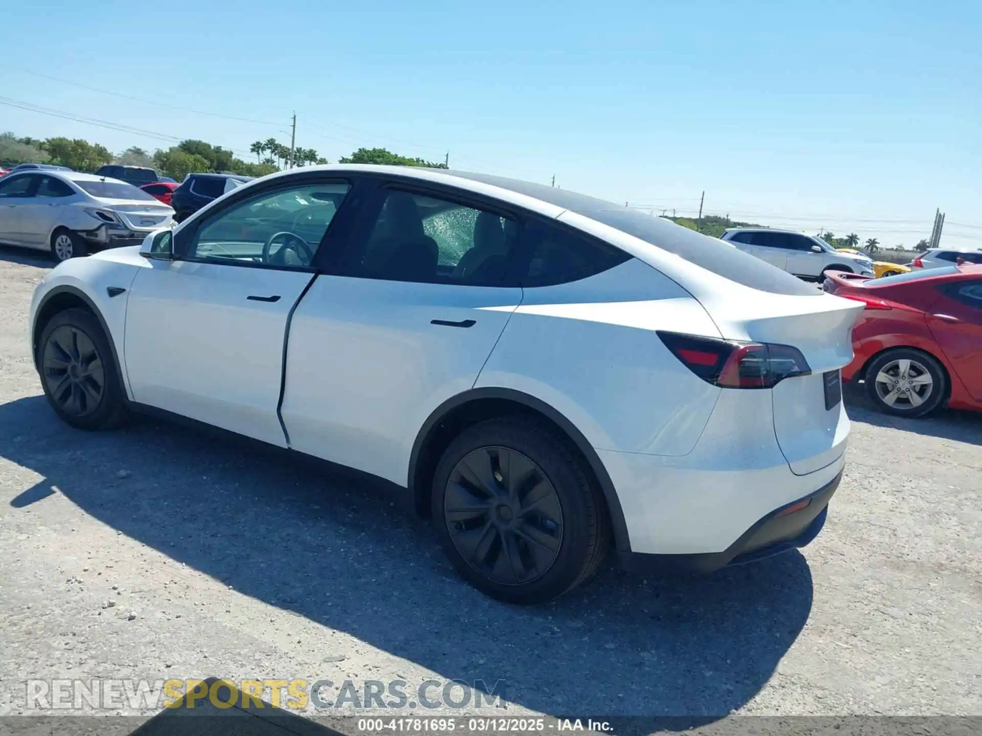 3 Photograph of a damaged car 7SAYGDED6SF234278 TESLA MODEL Y 2025