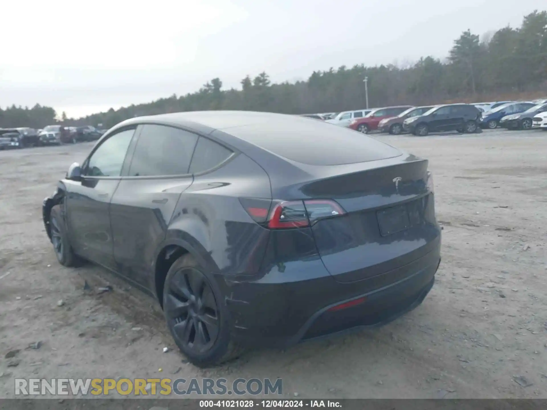 3 Photograph of a damaged car 7SAYGDED6SF242199 TESLA MODEL Y 2025