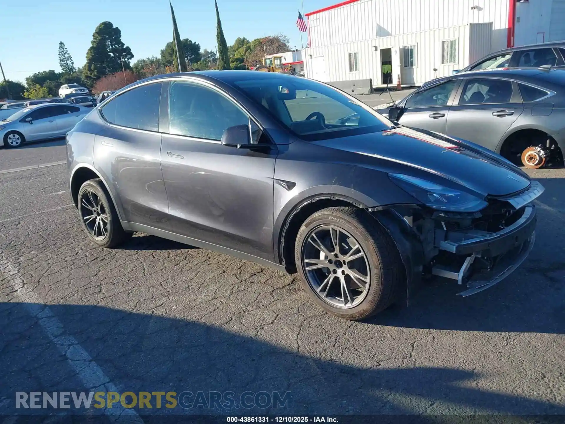 1 Photograph of a damaged car 7SAYGDED6SF265062 TESLA MODEL Y 2025
