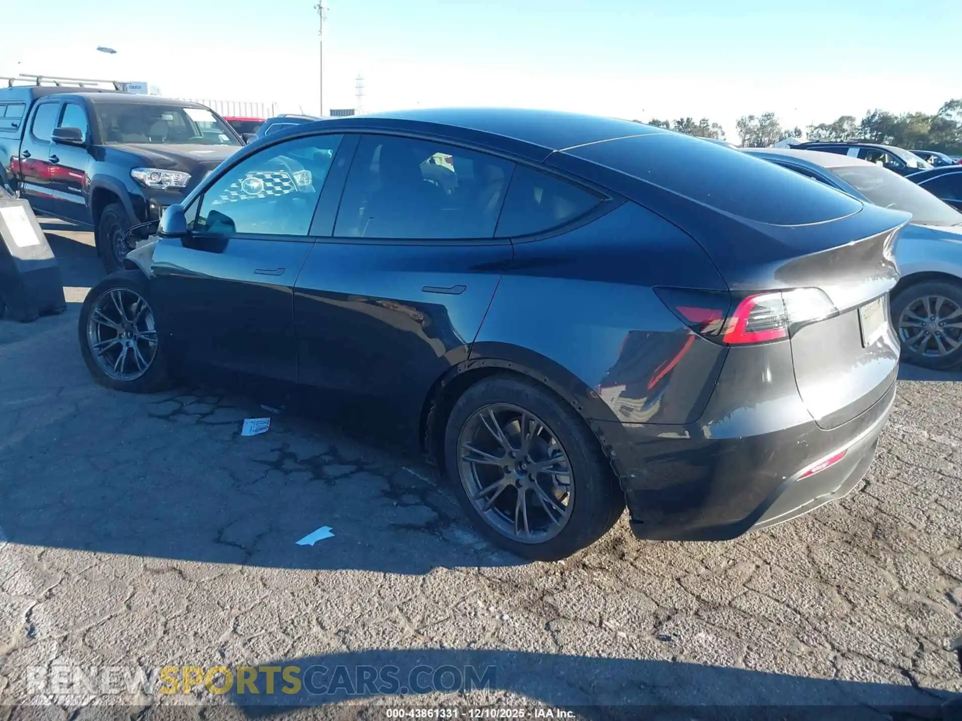 3 Photograph of a damaged car 7SAYGDED6SF265062 TESLA MODEL Y 2025