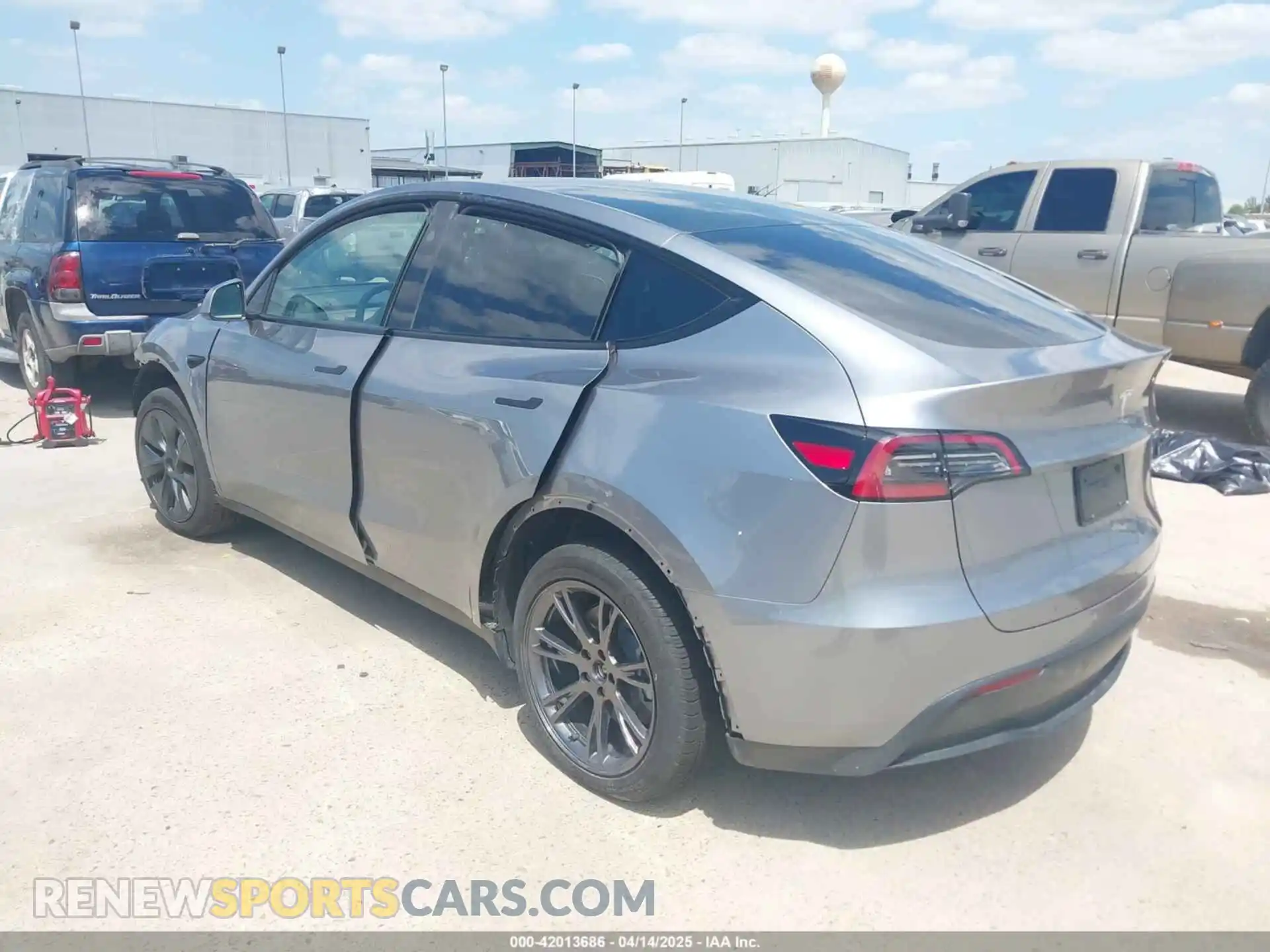 3 Photograph of a damaged car 7SAYGDED7SA357679 TESLA MODEL Y 2025
