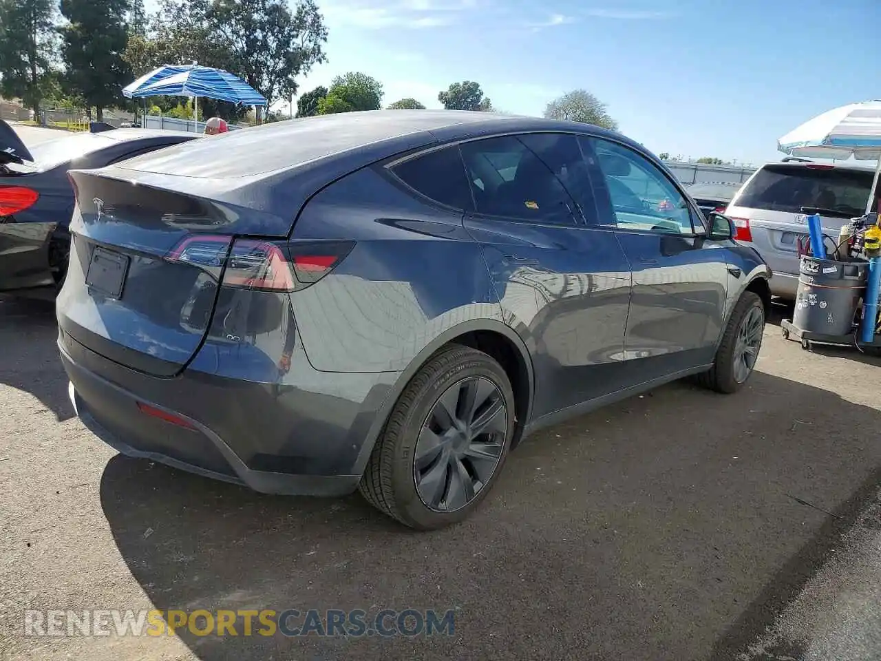 3 Photograph of a damaged car 7SAYGDED7SF314012 TESLA MODEL Y 2025