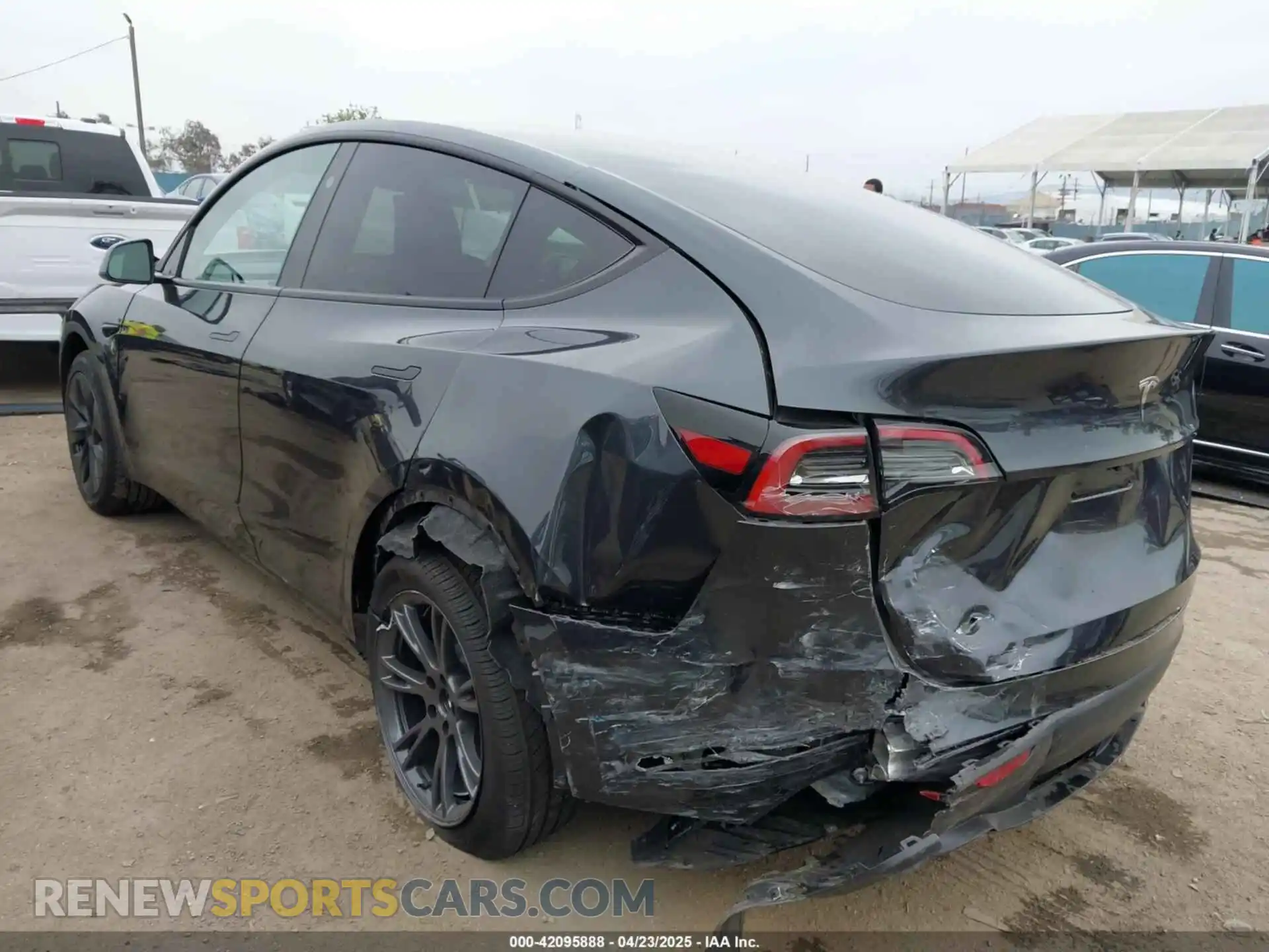 3 Photograph of a damaged car 7SAYGDED8SF259764 TESLA MODEL Y 2025