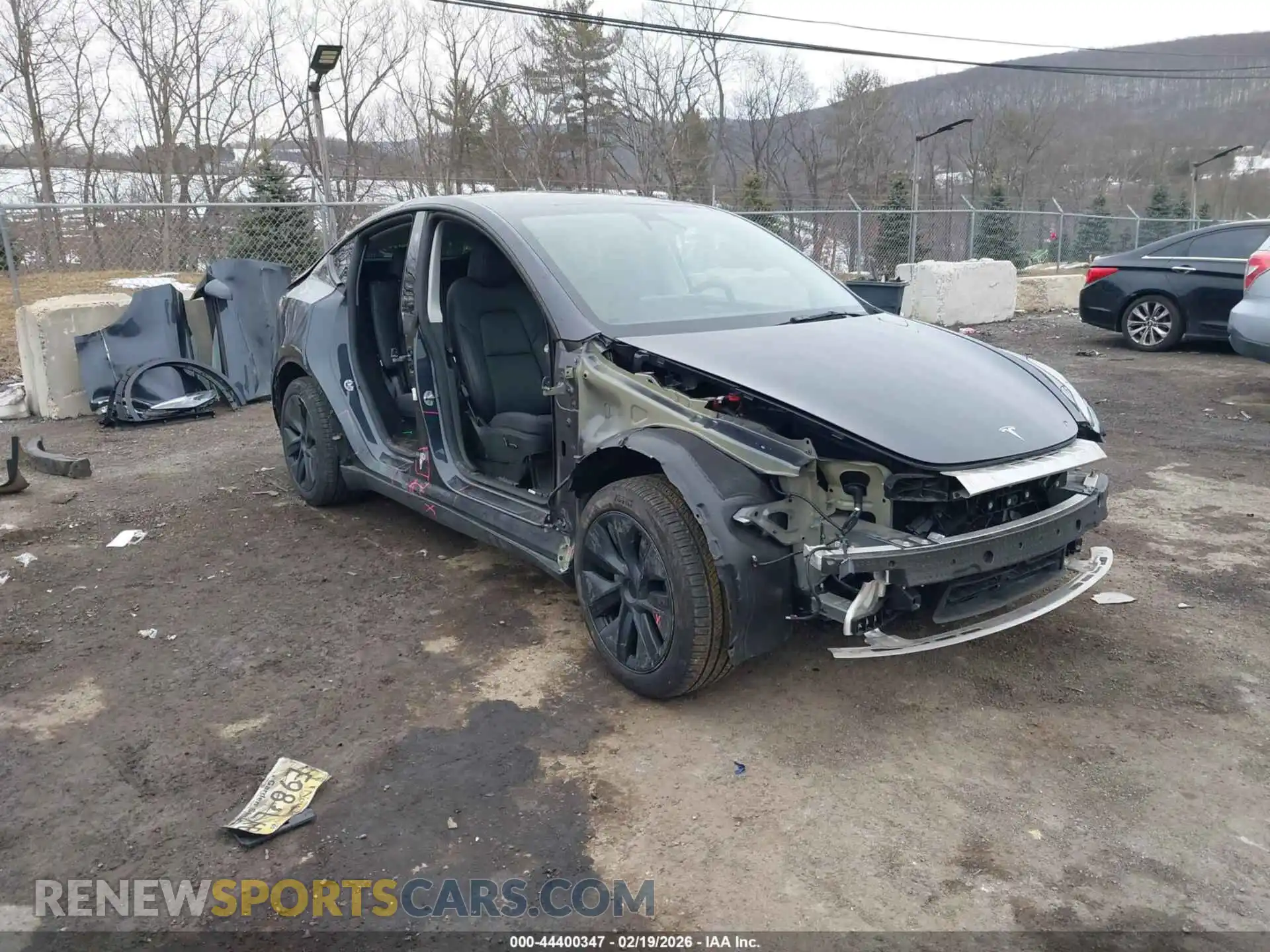 1 Photograph of a damaged car 7SAYGDED9SA370501 TESLA MODEL Y 2025