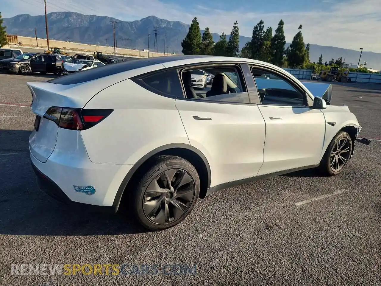 3 fotografías del automóvil dañado 7SAYGDED9SF311547 TESLA MODEL Y 2025
