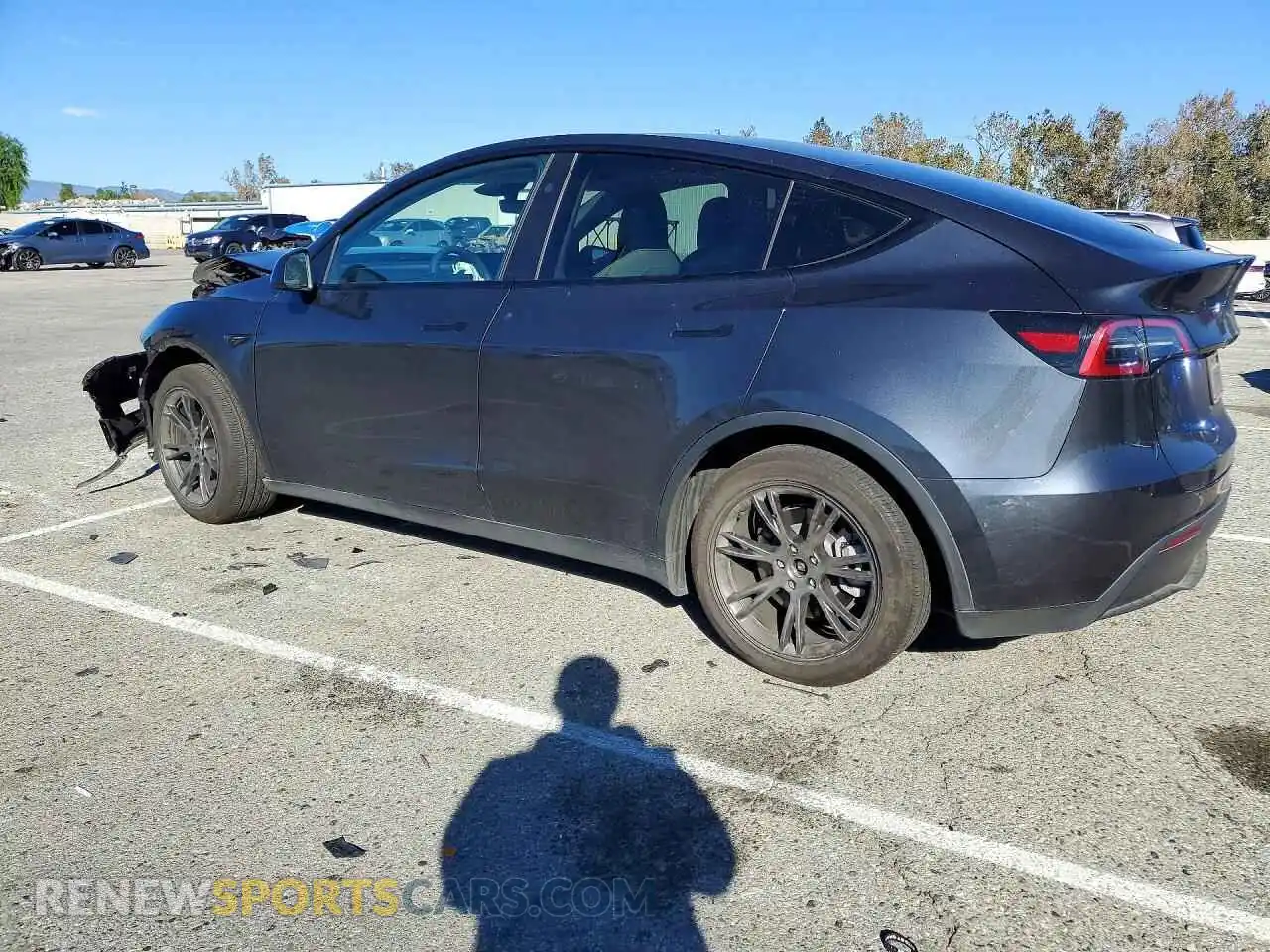 2 fotografías del automóvil dañado 7SAYGDED9SF321172 TESLA MODEL Y 2025