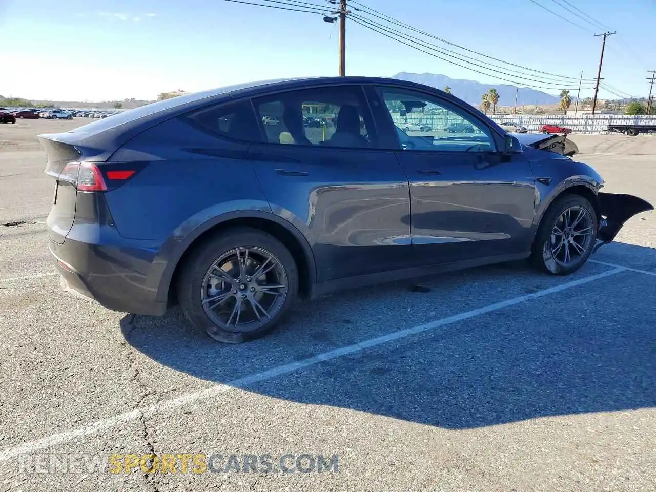 3 fotografías del automóvil dañado 7SAYGDED9SF321172 TESLA MODEL Y 2025
