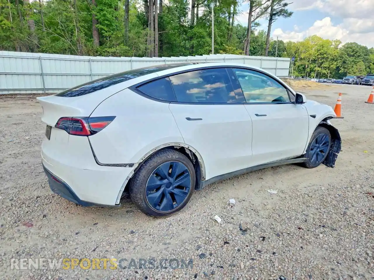 3 fotografías del automóvil dañado 7SAYGDEDXSA346286 TESLA MODEL Y 2025