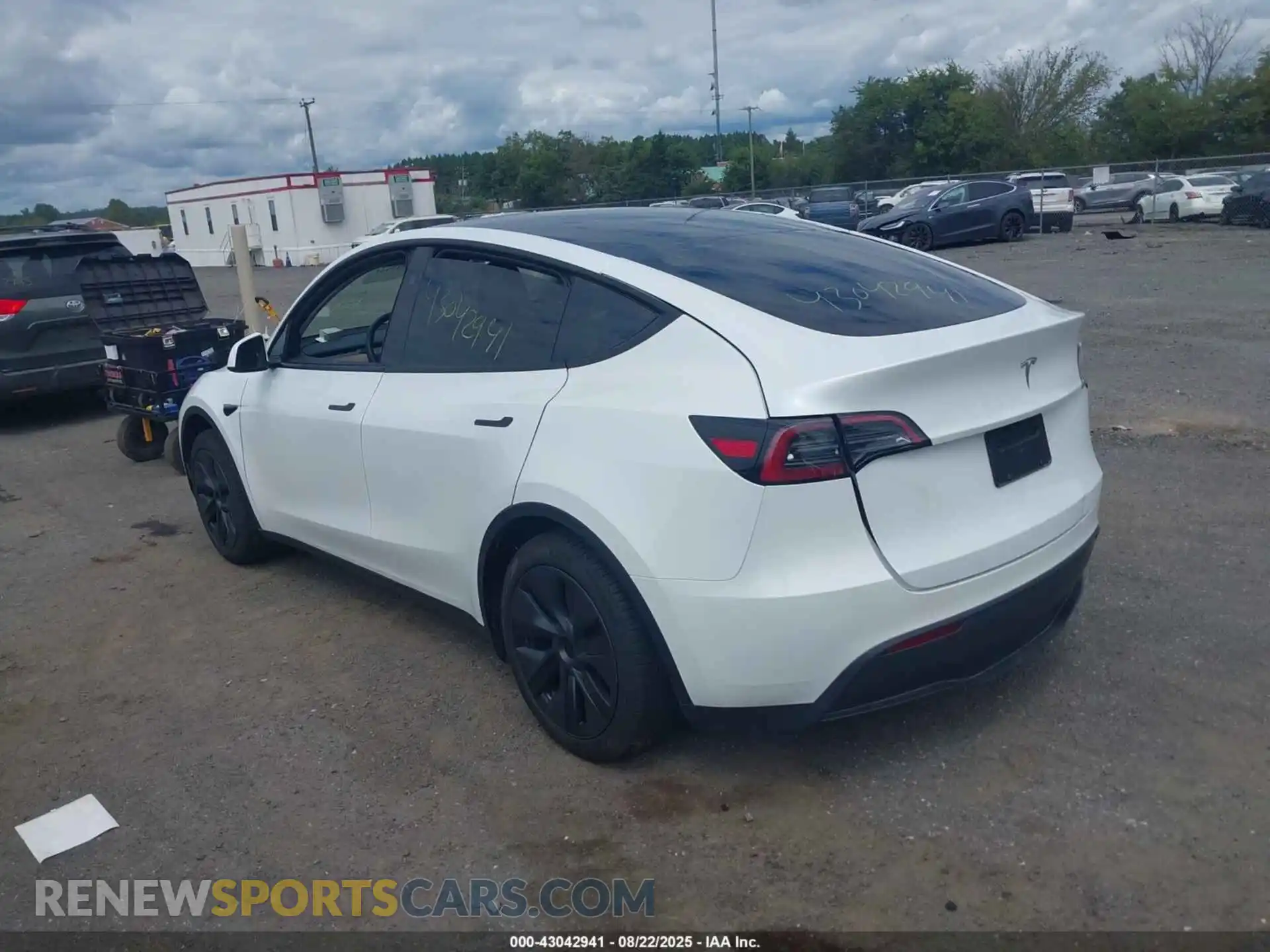 3 fotografías del automóvil dañado 7SAYGDEDXSA361547 TESLA MODEL Y 2025
