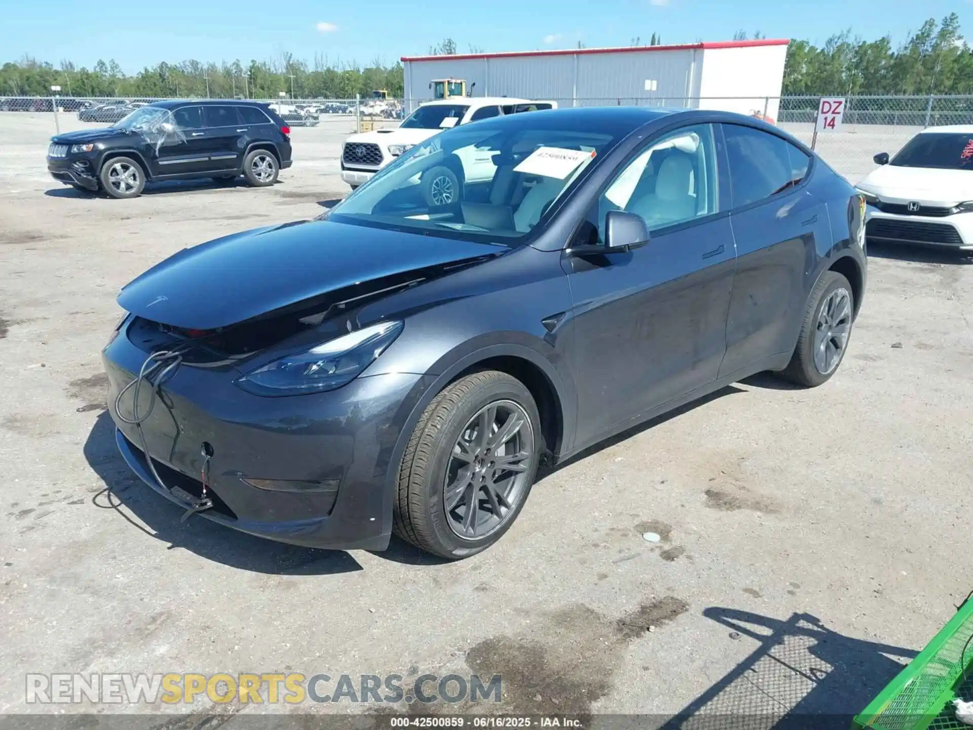 2 Photograph of a damaged car 7SAYGDEE0SA338755 TESLA MODEL Y 2025