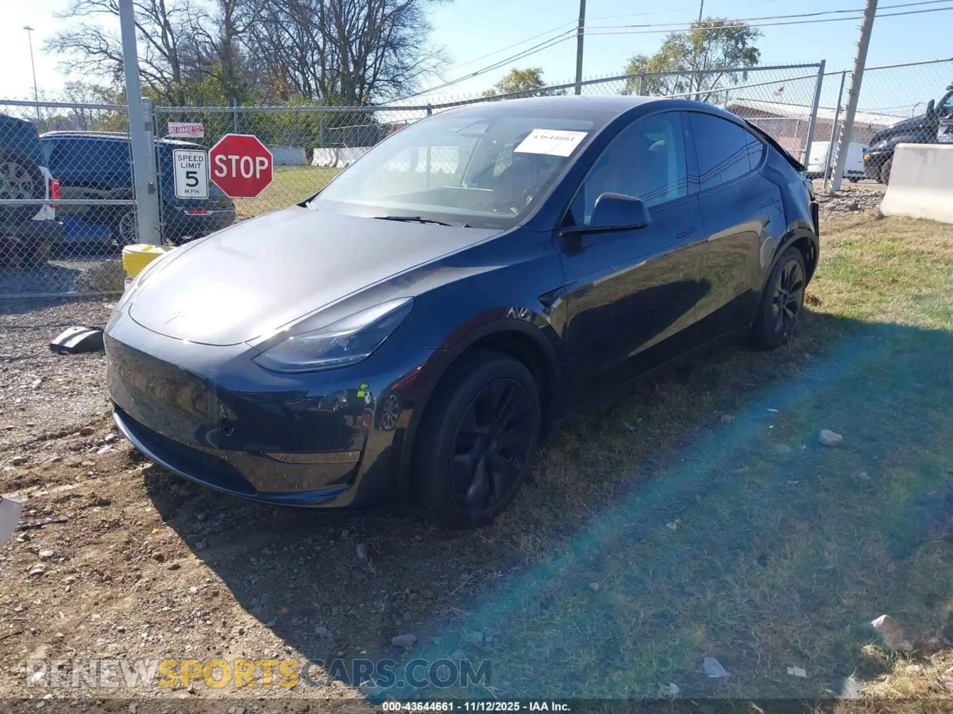 2 Фотография поврежденного автомобиля 7SAYGDEE0SA340344 TESLA MODEL Y 2025