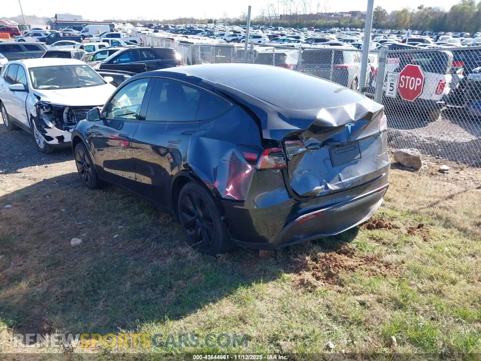 3 Фотография поврежденного автомобиля 7SAYGDEE0SA340344 TESLA MODEL Y 2025