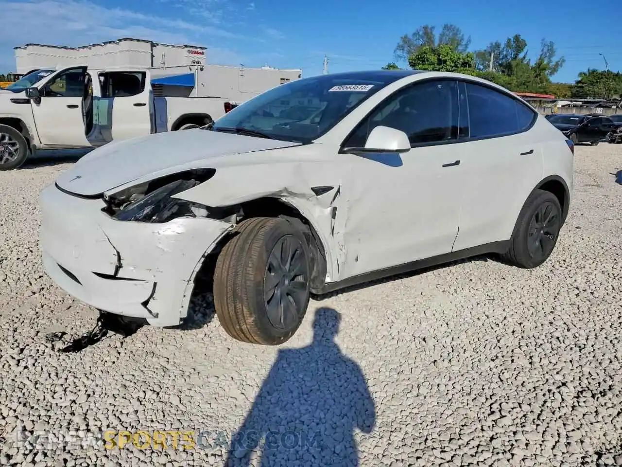 1 Фотография поврежденного автомобиля 7SAYGDEE0SA345558 TESLA MODEL Y 2025