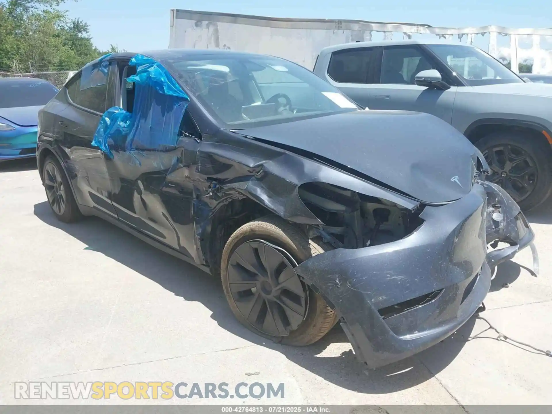 1 Photograph of a damaged car 7SAYGDEE0SA357340 TESLA MODEL Y 2025