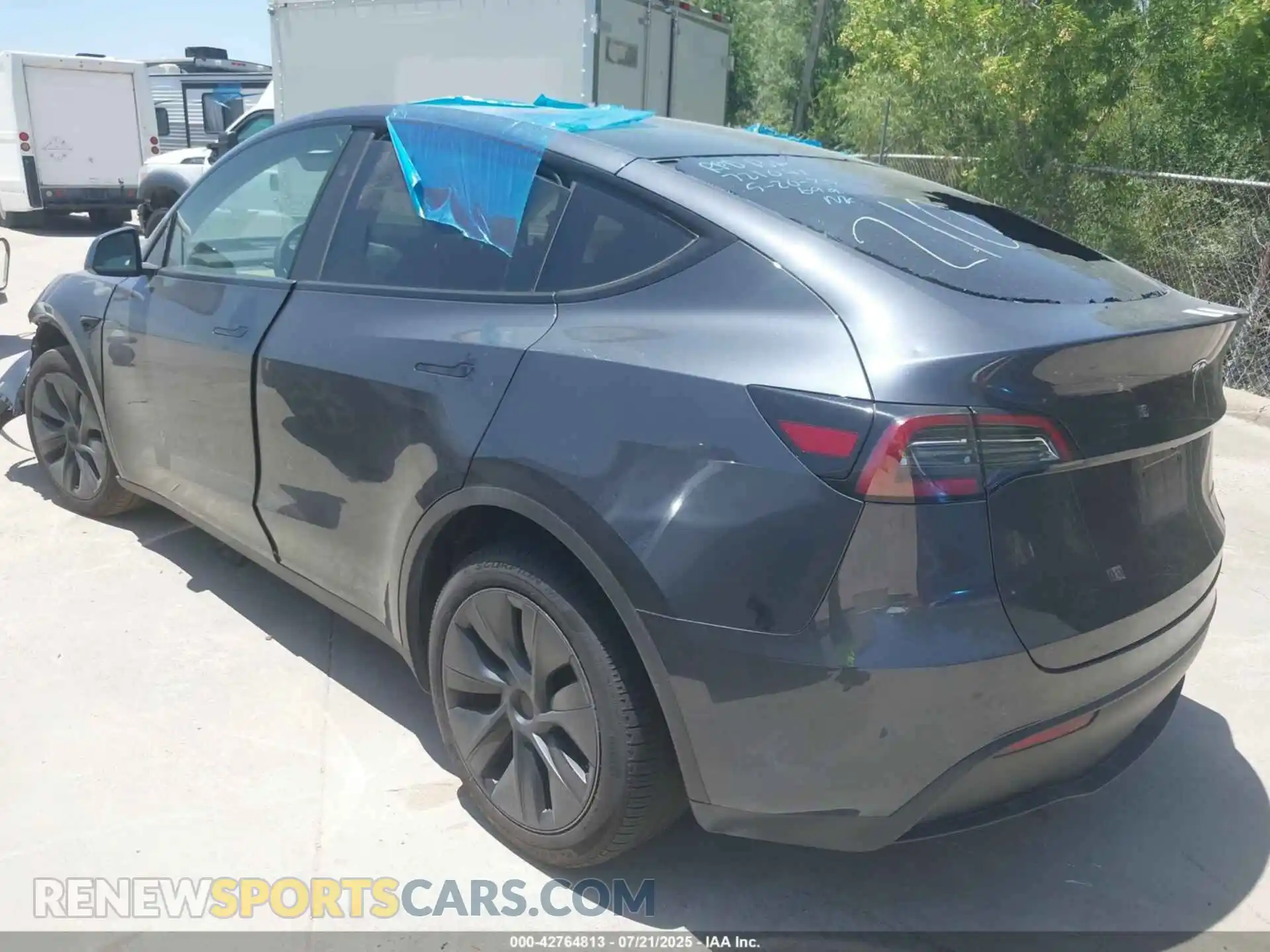 3 Photograph of a damaged car 7SAYGDEE0SA357340 TESLA MODEL Y 2025