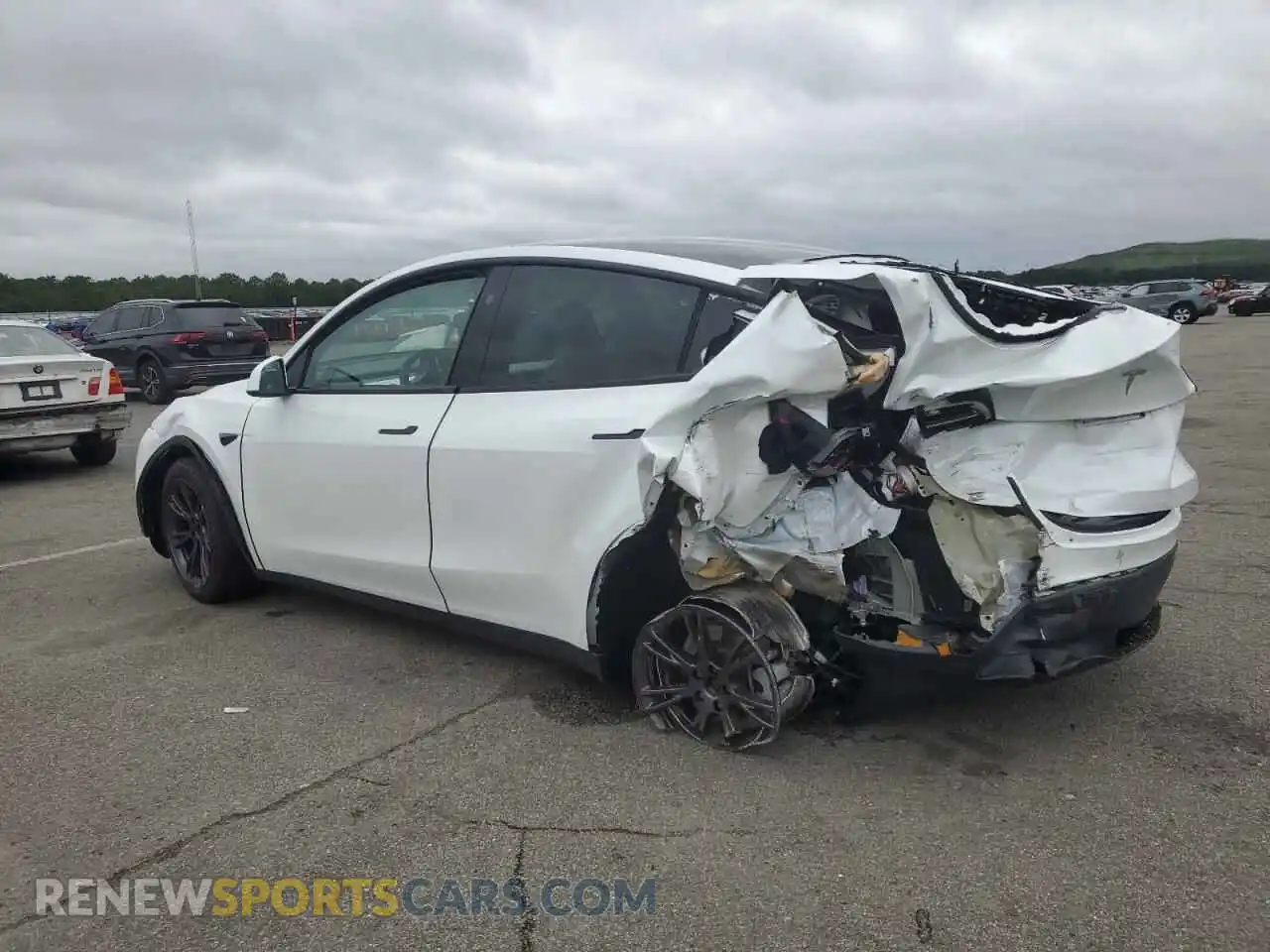 2 Photograph of a damaged car 7SAYGDEE1SA339588 TESLA MODEL Y 2025
