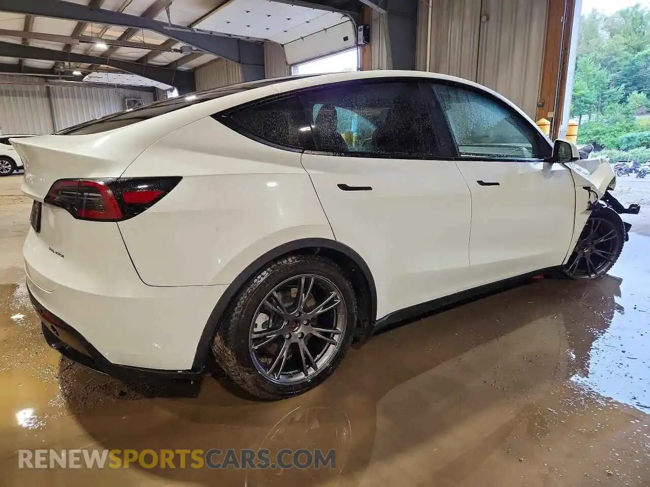 3 Фотография поврежденного автомобиля 7SAYGDEE1SA355564 TESLA MODEL Y 2025