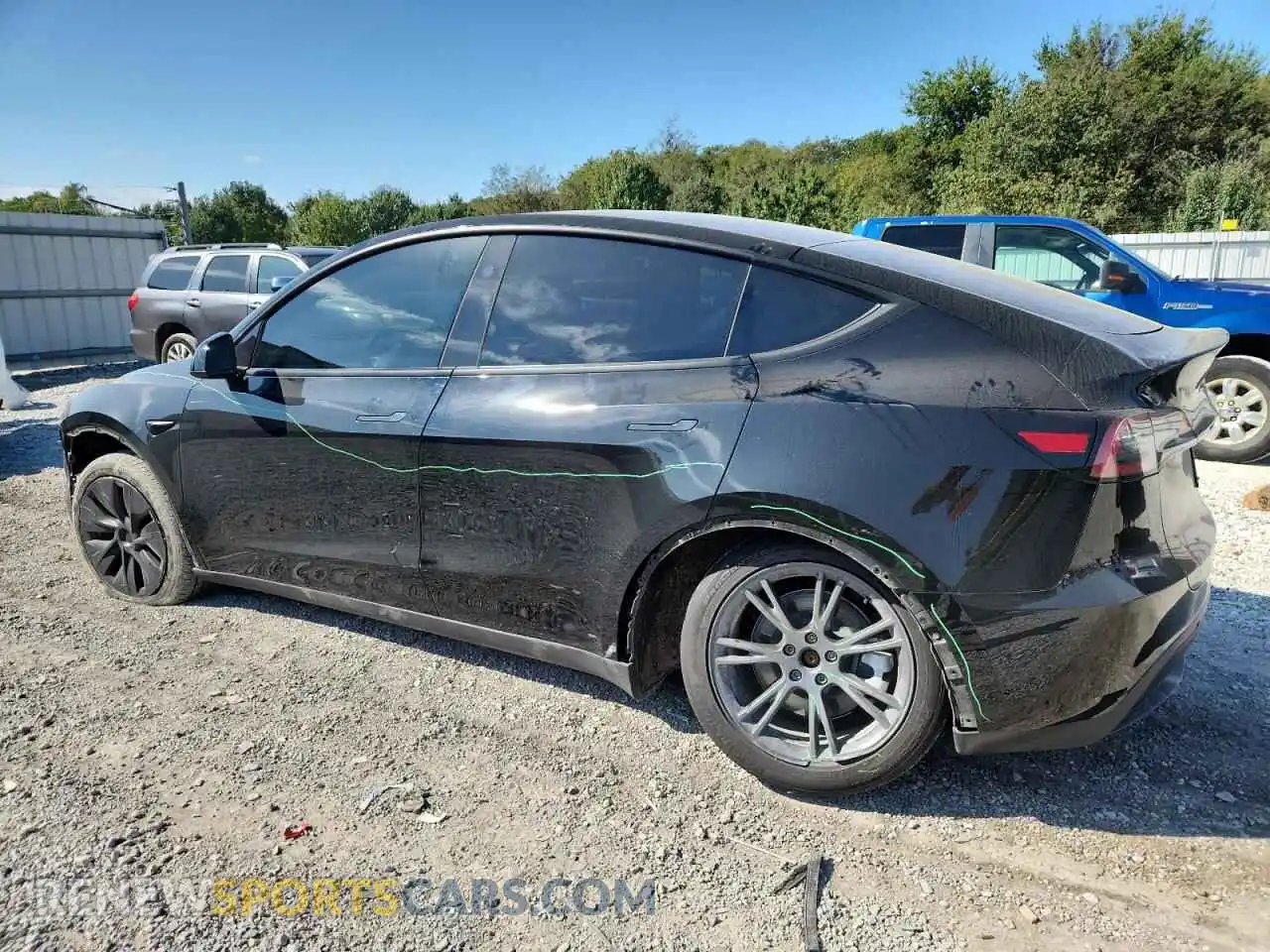 2 fotografías del automóvil dañado 7SAYGDEE1SF288225 TESLA MODEL Y 2025