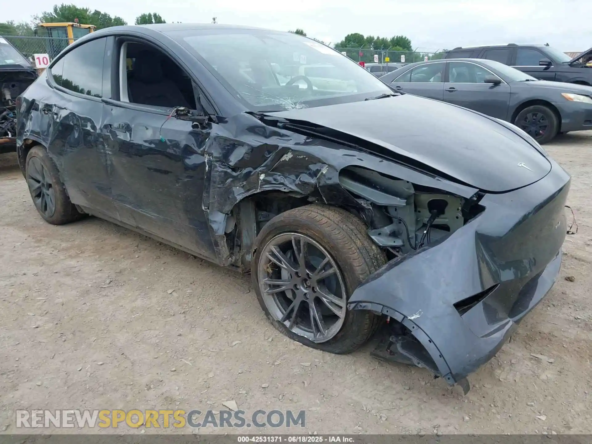 1 Фотография поврежденного автомобиля 7SAYGDEE2SF305808 TESLA MODEL Y 2025