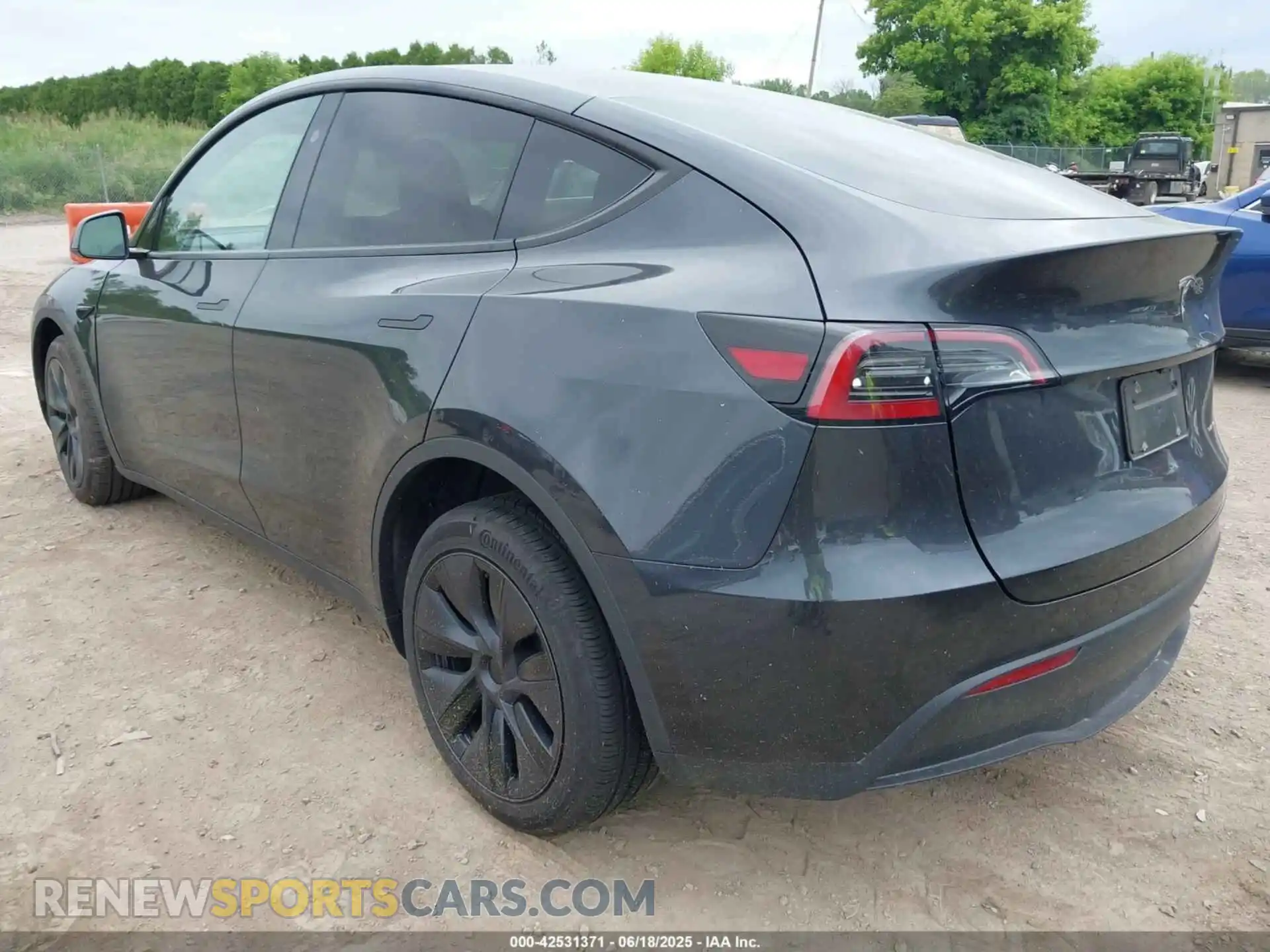 3 Фотография поврежденного автомобиля 7SAYGDEE2SF305808 TESLA MODEL Y 2025