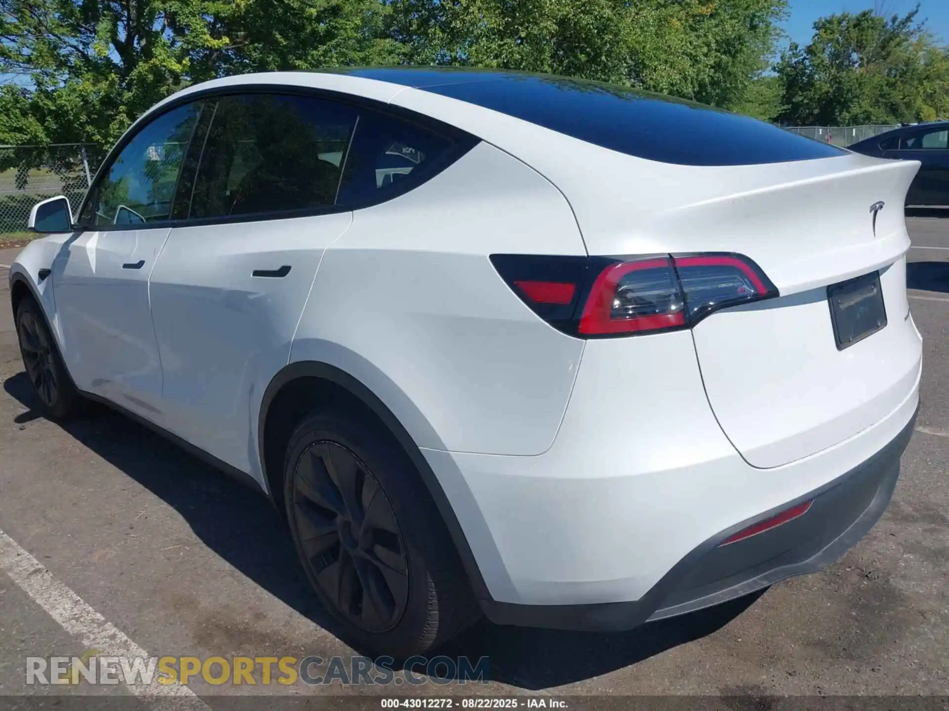 3 Photograph of a damaged car 7SAYGDEE4SA337706 TESLA MODEL Y 2025