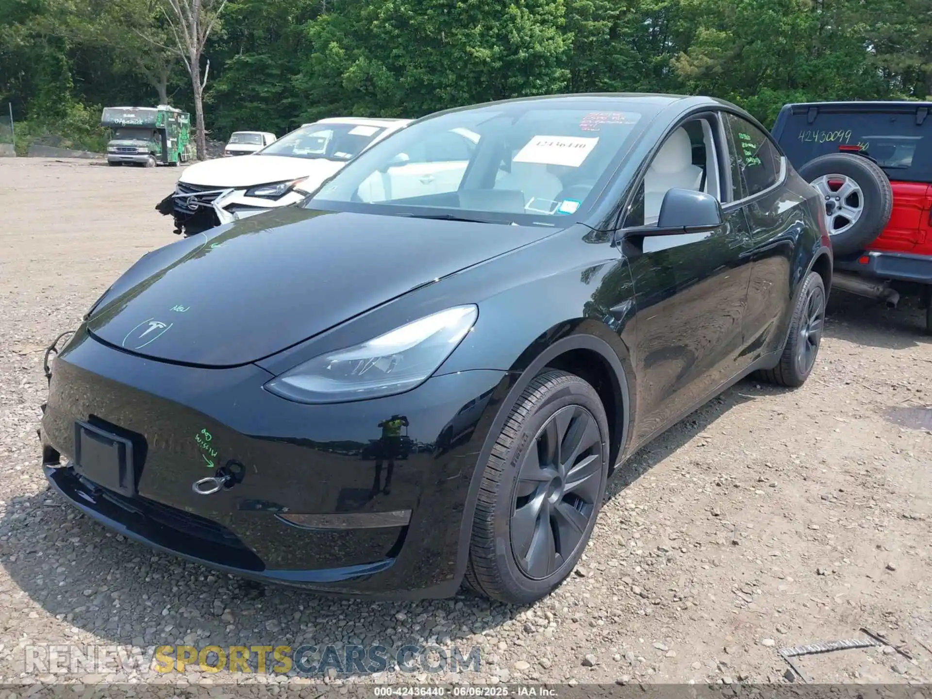 2 Photograph of a damaged car 7SAYGDEE4SA340623 TESLA MODEL Y 2025