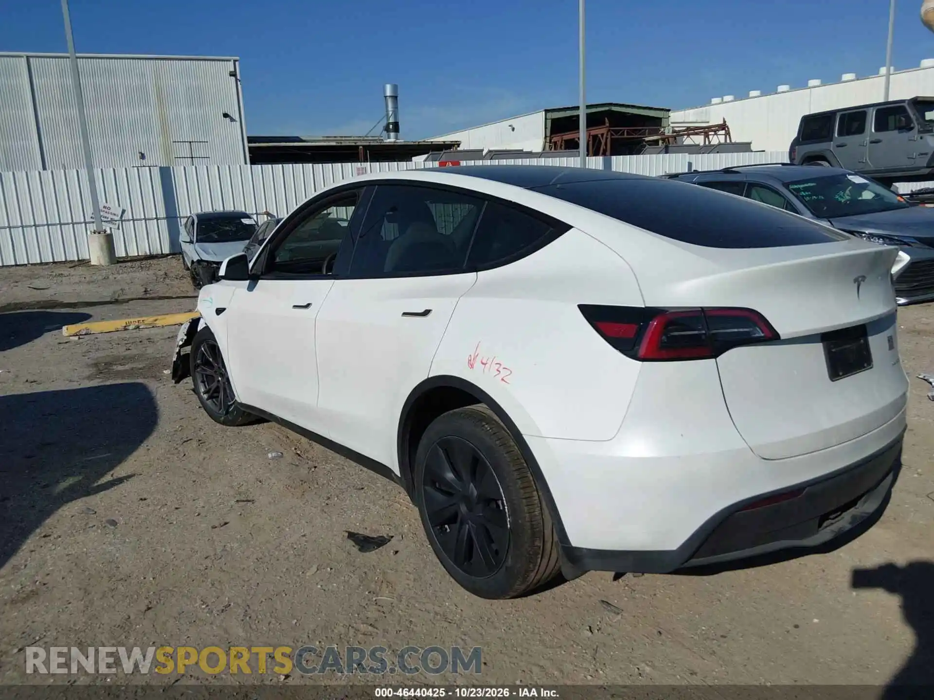 3 fotografías del automóvil dañado 7SAYGDEE4SA352223 TESLA MODEL Y 2025