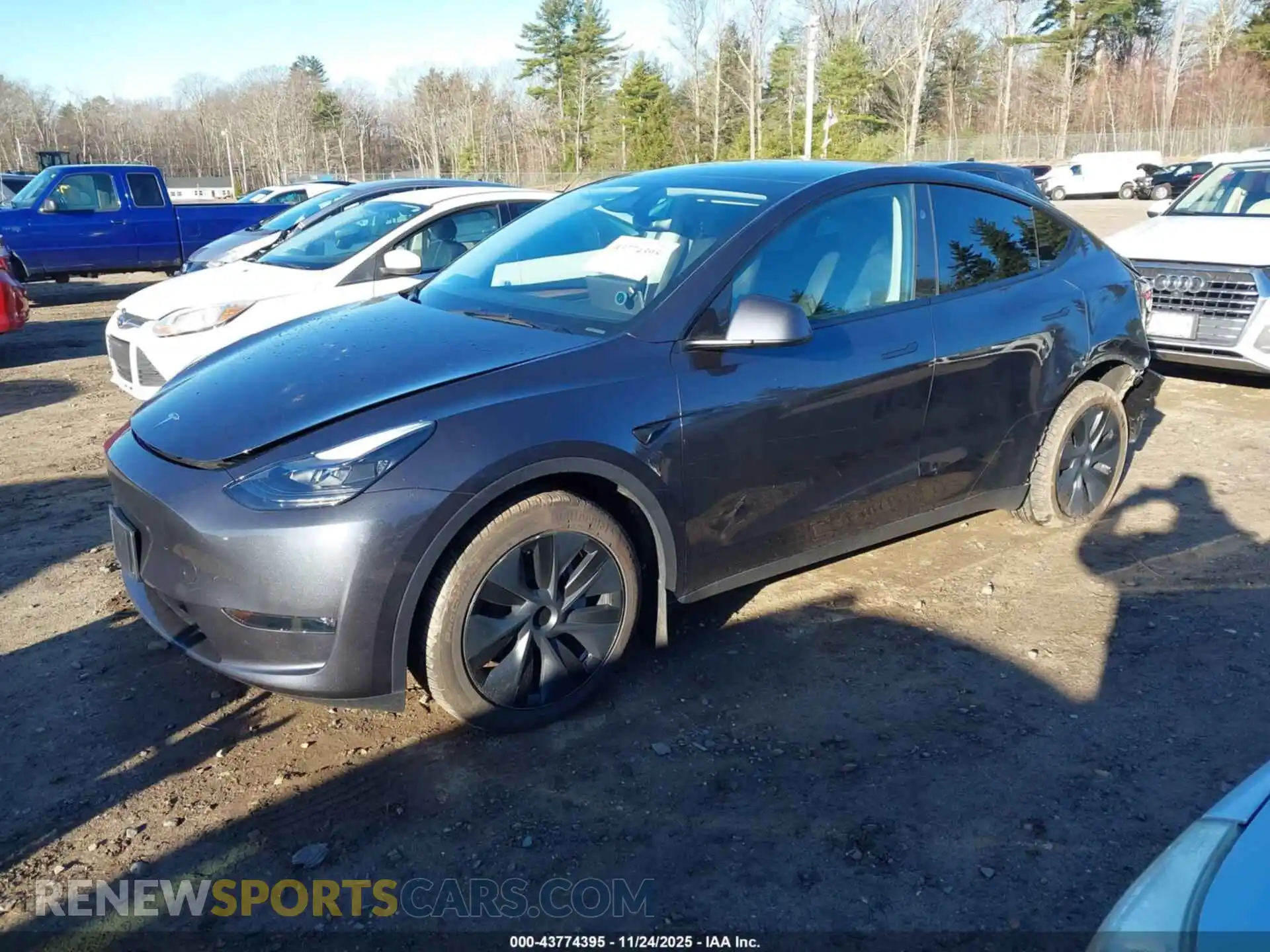 2 Photograph of a damaged car 7SAYGDEE4SA368096 TESLA MODEL Y 2025