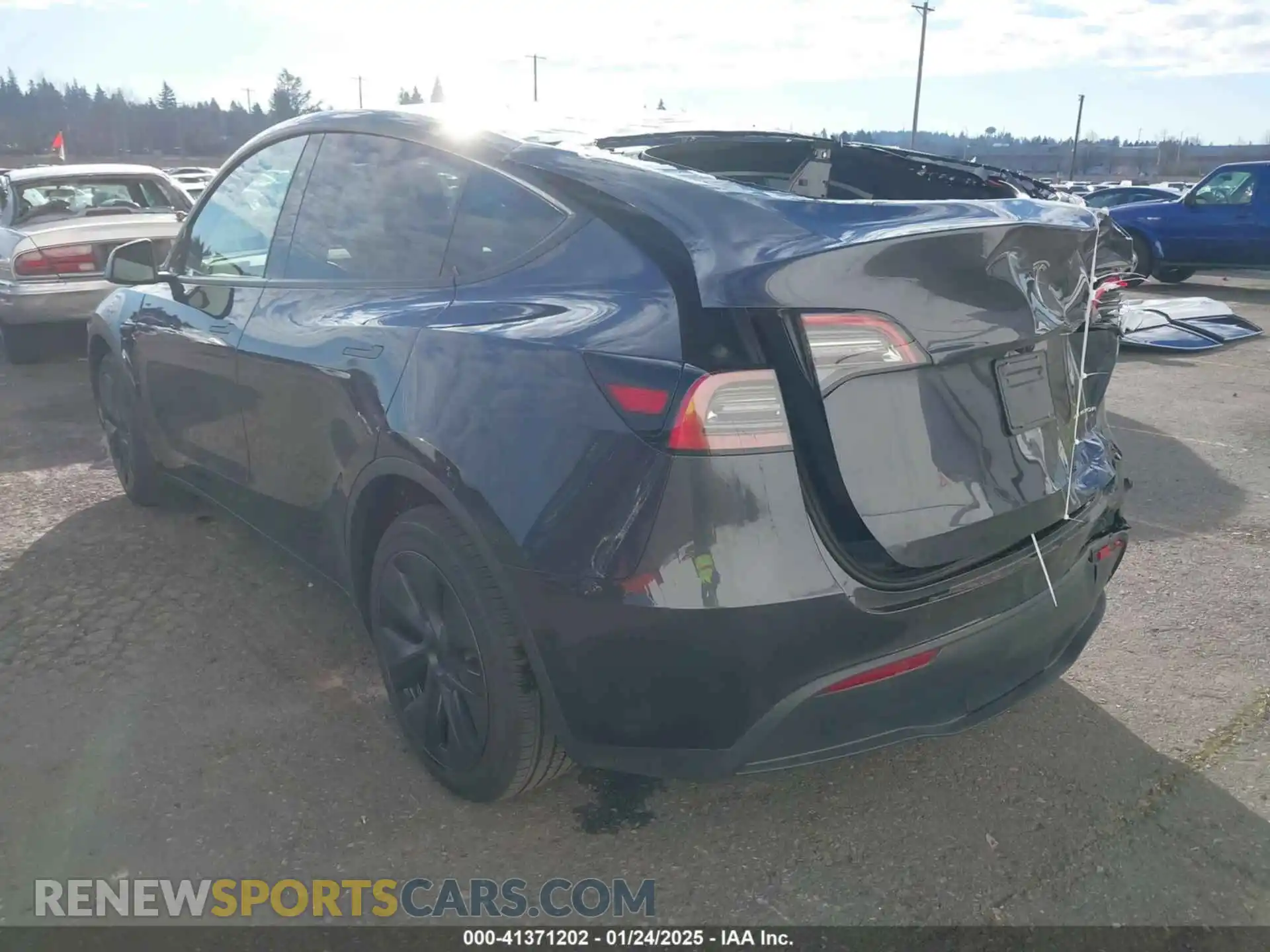 3 Photograph of a damaged car 7SAYGDEE4SF216533 TESLA MODEL Y 2025