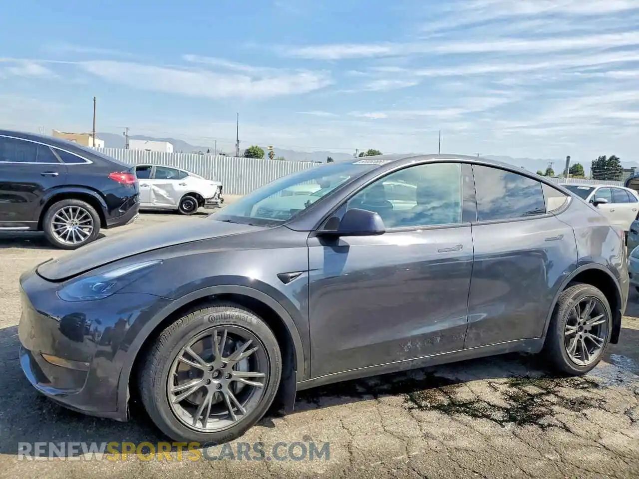 1 Photograph of a damaged car 7SAYGDEE4SF216709 TESLA MODEL Y 2025