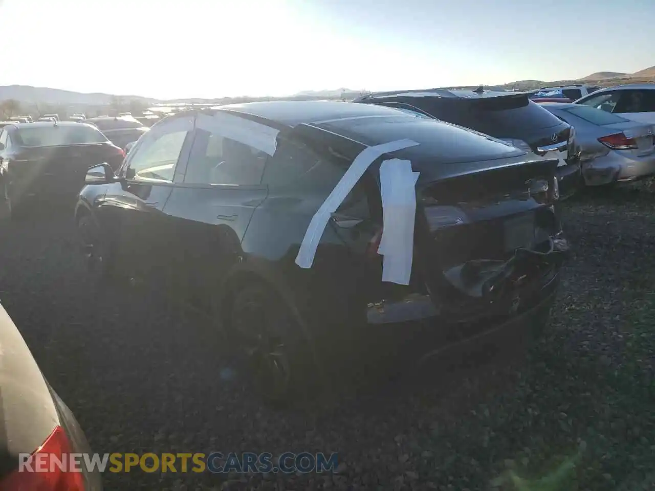 2 Photograph of a damaged car 7SAYGDEE4SF275775 TESLA MODEL Y 2025