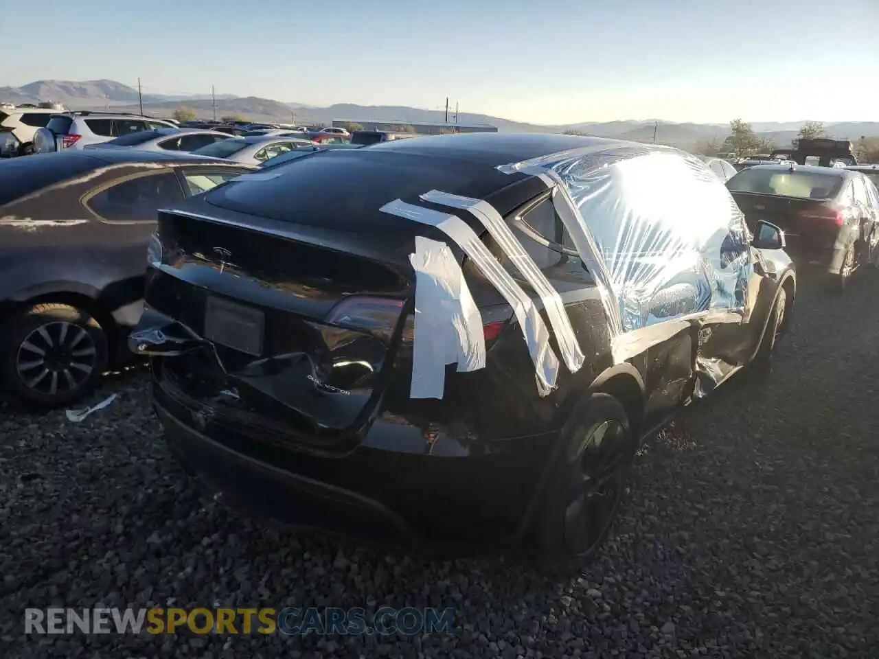 3 Photograph of a damaged car 7SAYGDEE4SF275775 TESLA MODEL Y 2025