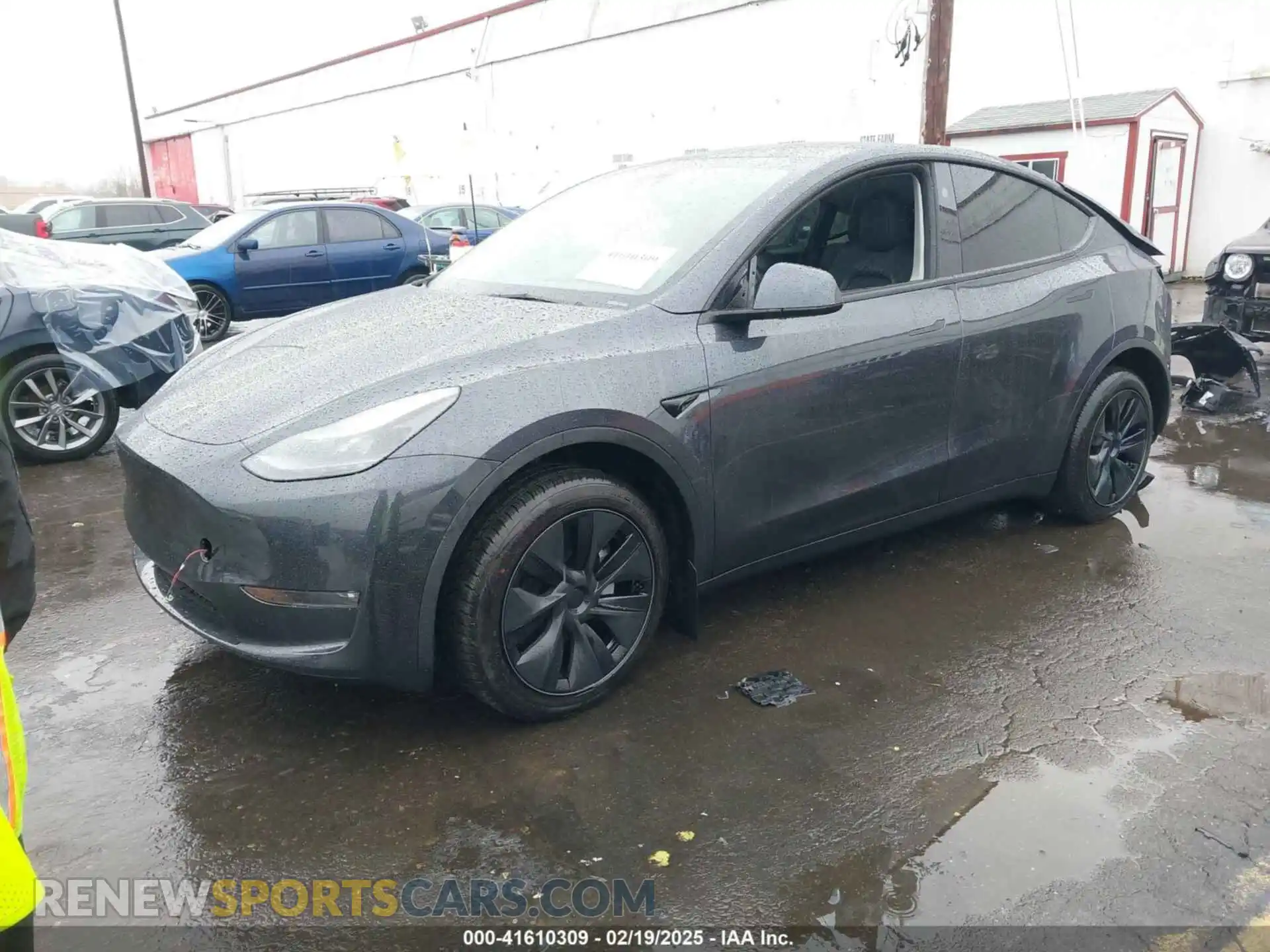 2 Photograph of a damaged car 7SAYGDEE4SF276330 TESLA MODEL Y 2025
